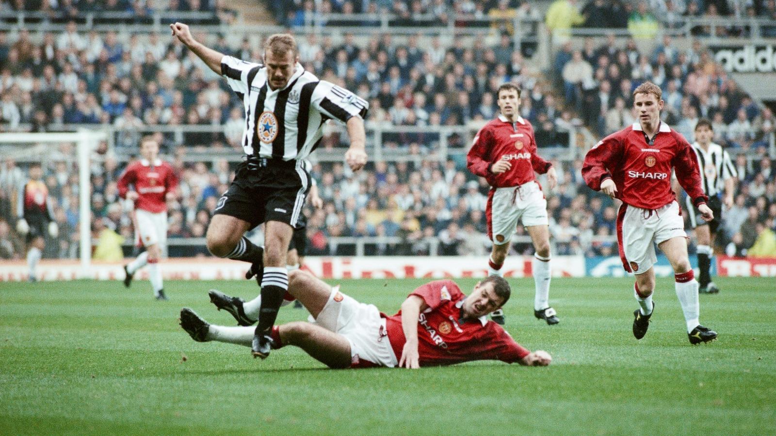 Newcastle United v Manchester United. Final Score 5-0 to Newcastle United. Premier League, St James Park, Newcastle upon Tyne. Gary Pallister slide tackles Alan Shearer. 20th October 1996.