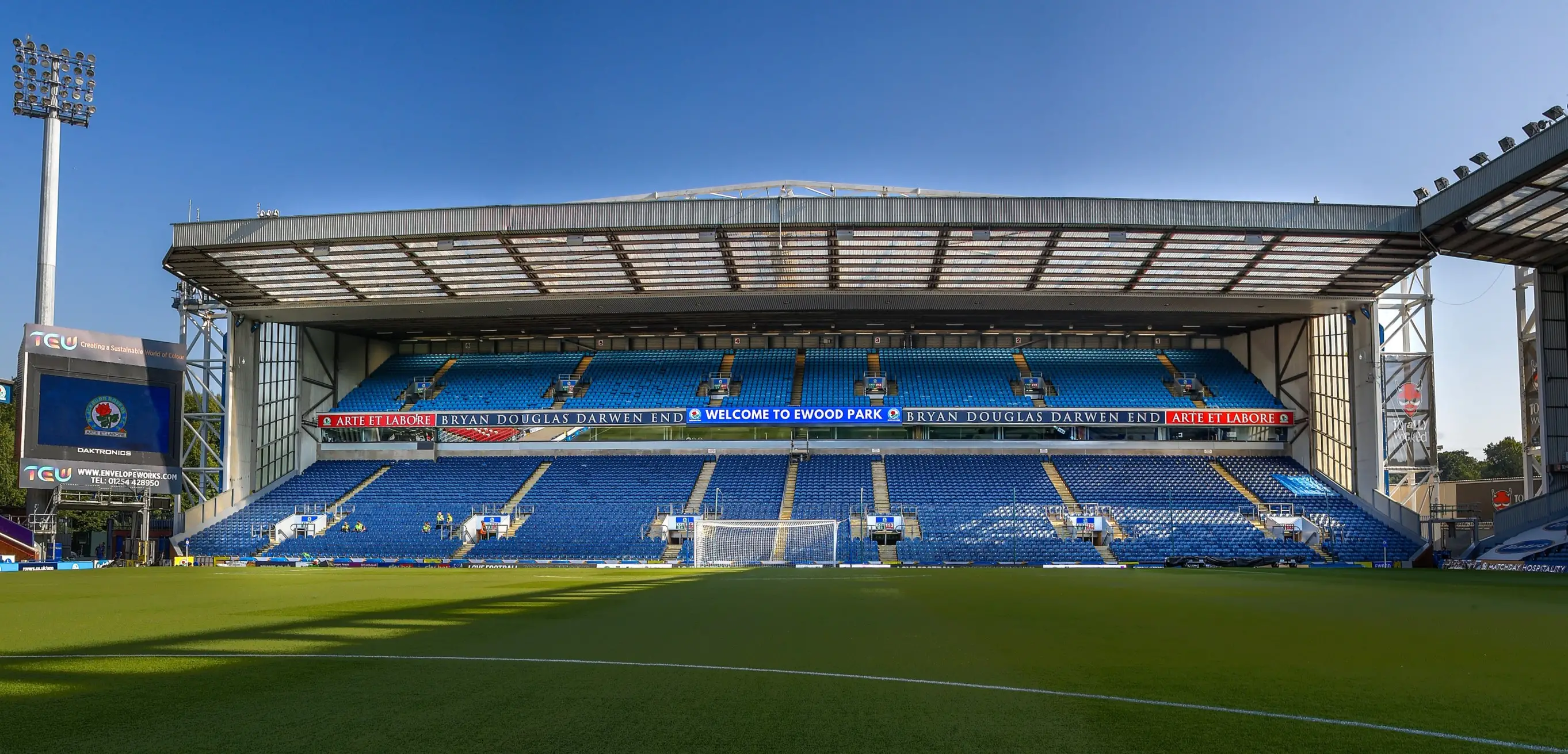 Sân vận động Ewood Park: Khám phá lịch sử và sức hấp dẫn của sân nhà Blackburn Rovers