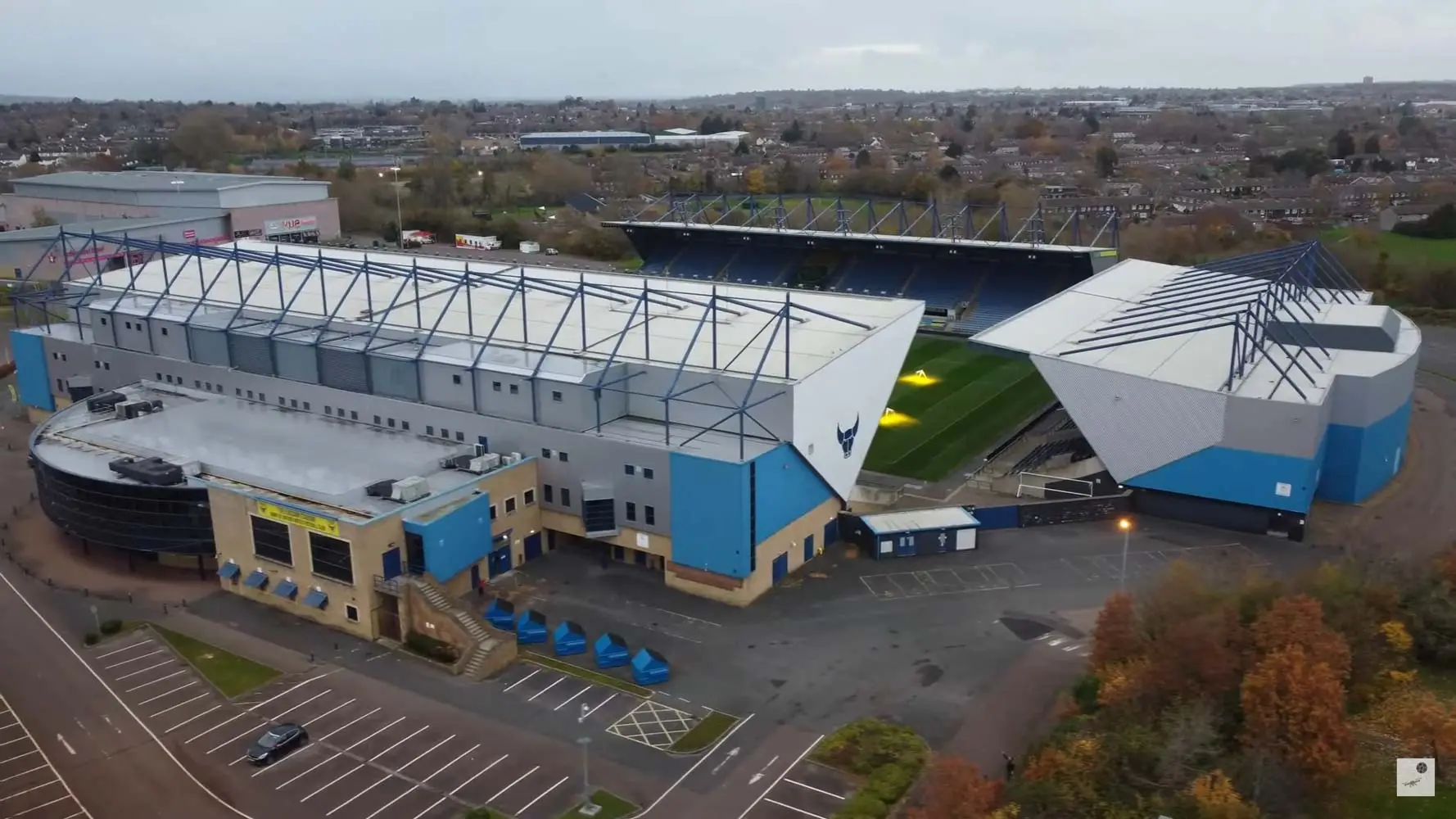 Sân vận động Kassam Stadium - Cơ sở vật chất hiện đại, trải nghiệm độc đáo cho người hâm mộ