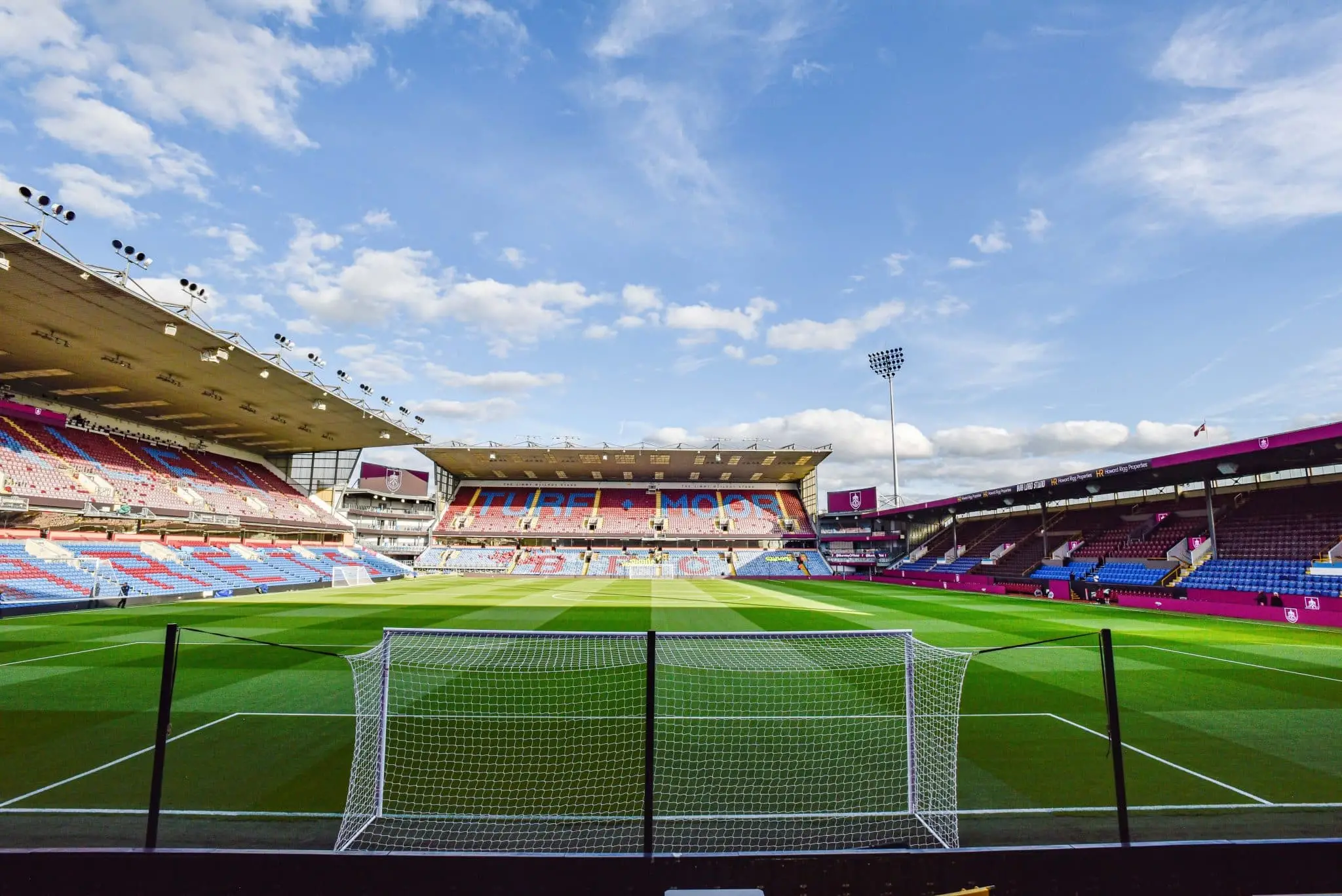 Sân vận động Turf Moor: Khám phá lịch sử và sự kiện nổi bật tại Burnley