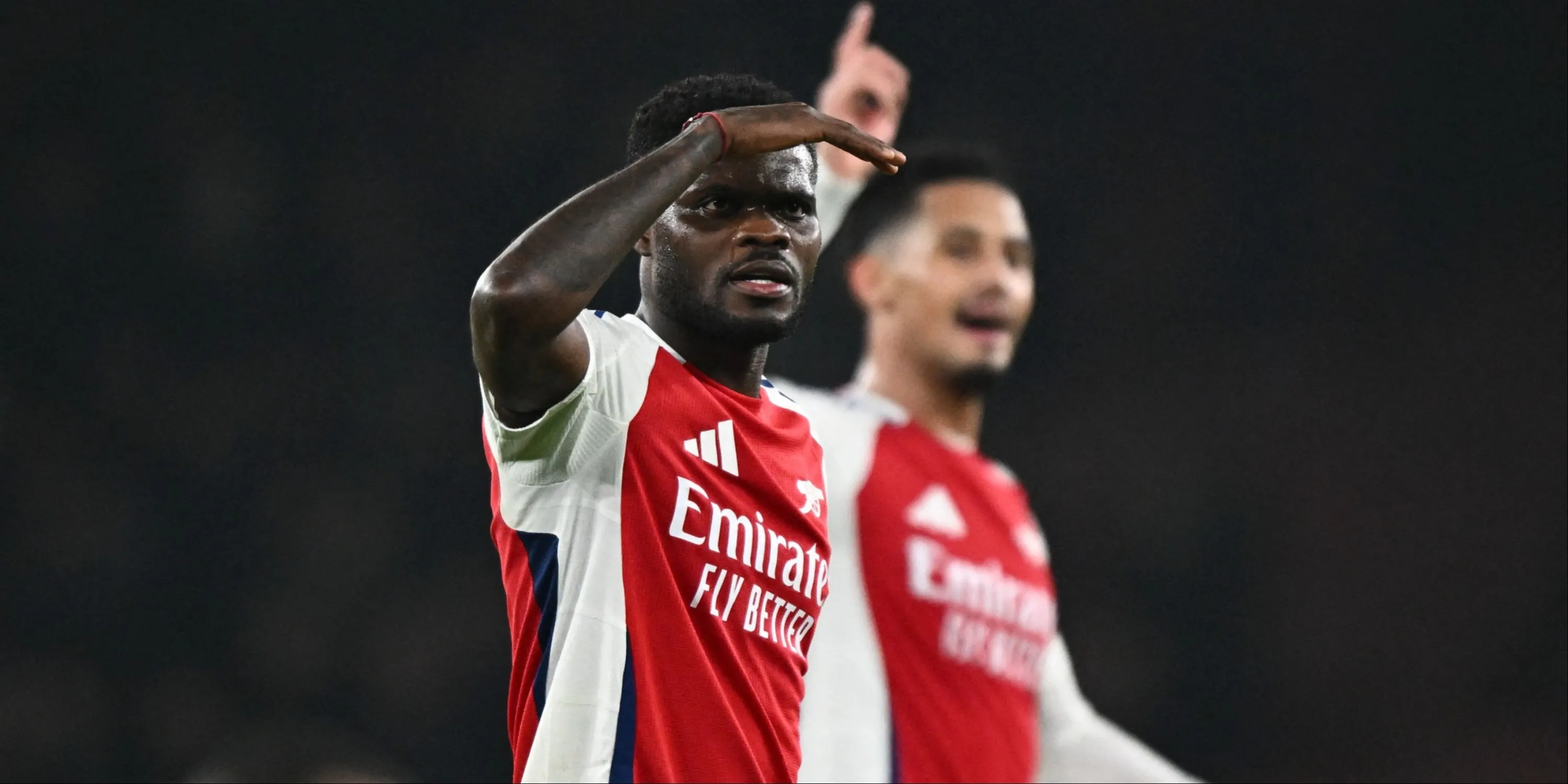 Tiền vệ Thomas Partey ăn mừng trong màu áo Arsenal tại Premier League