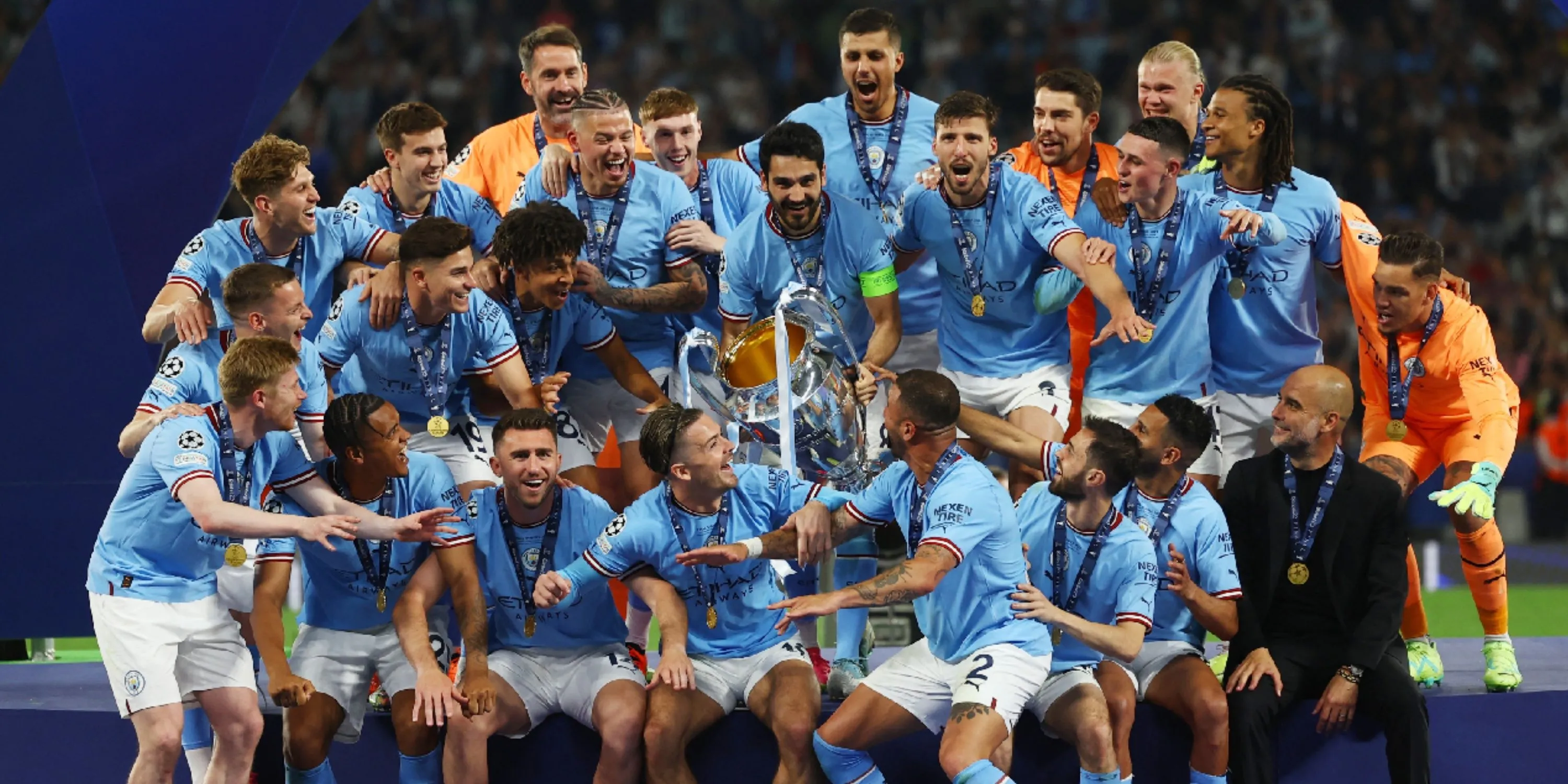 Các cầu thủ Manchester City ăn mừng chức vô địch Champions League