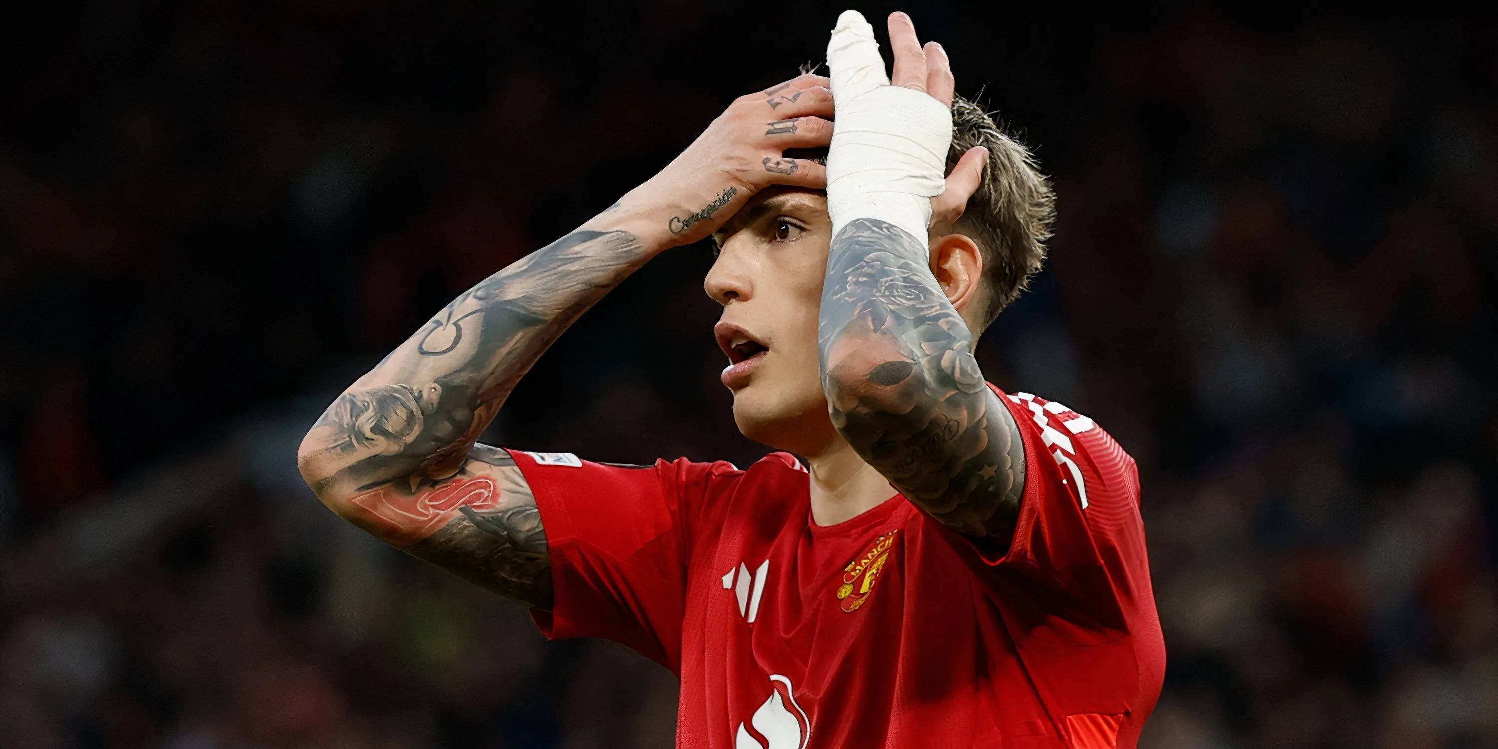 Cầu thủ chạy cánh Alejandro Garnacho trong màu áo Manchester United.