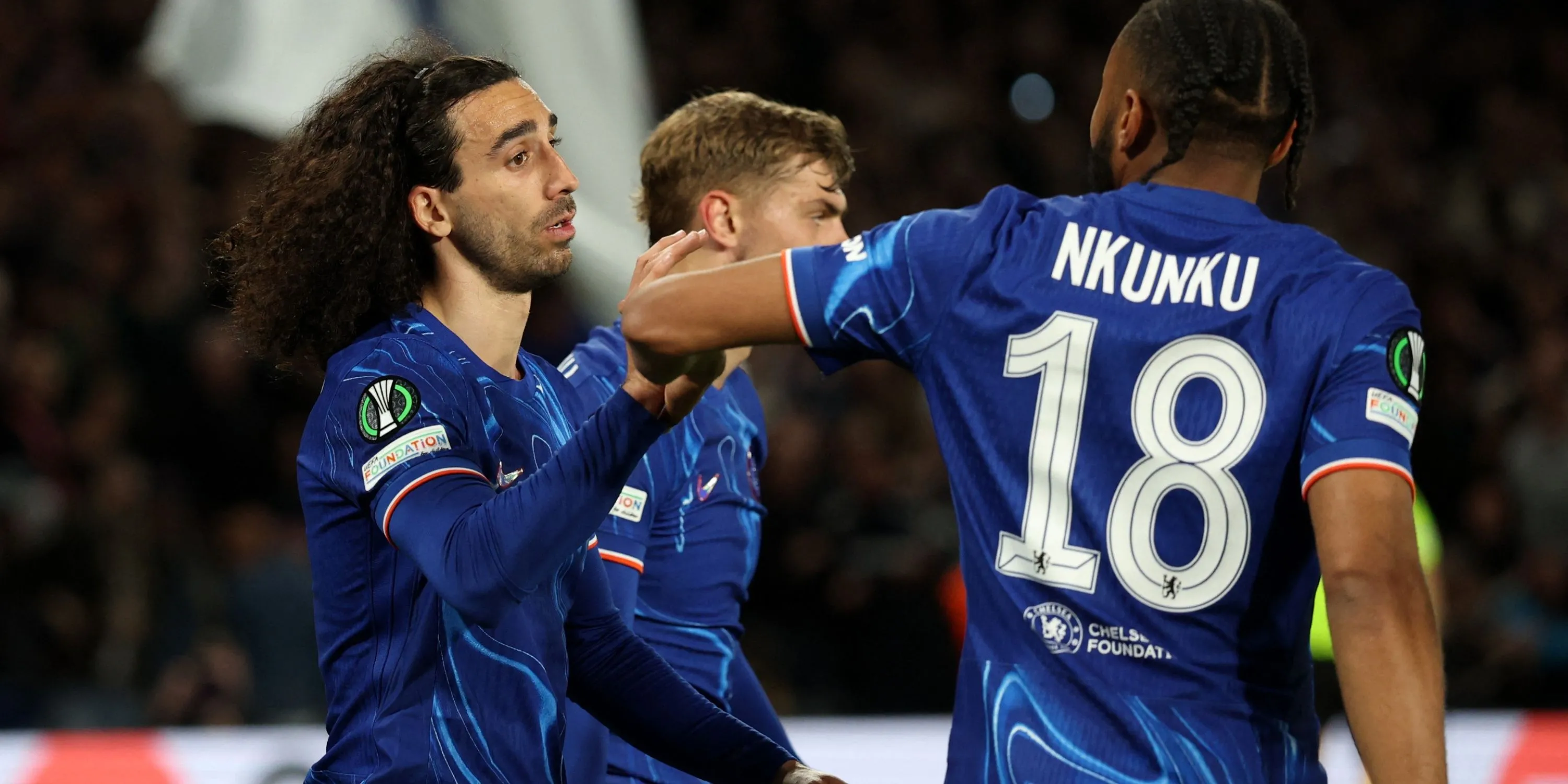 Cầu thủ Chelsea thể hiện sự thất vọng sau một pha bỏ lỡ cơ hội ghi bàn