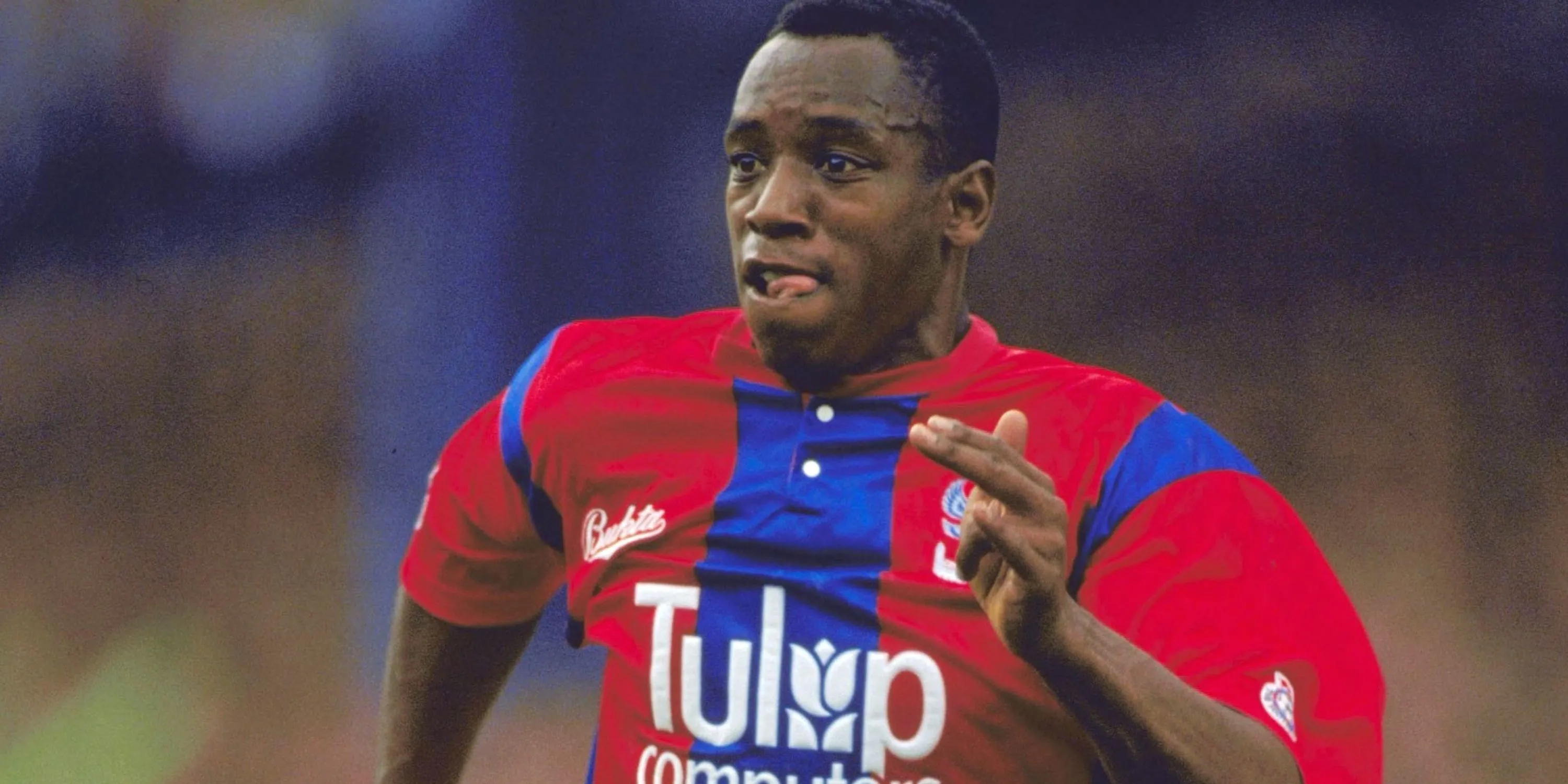 Chân dung huyền thoại Ian Wright trong màu áo Crystal Palace