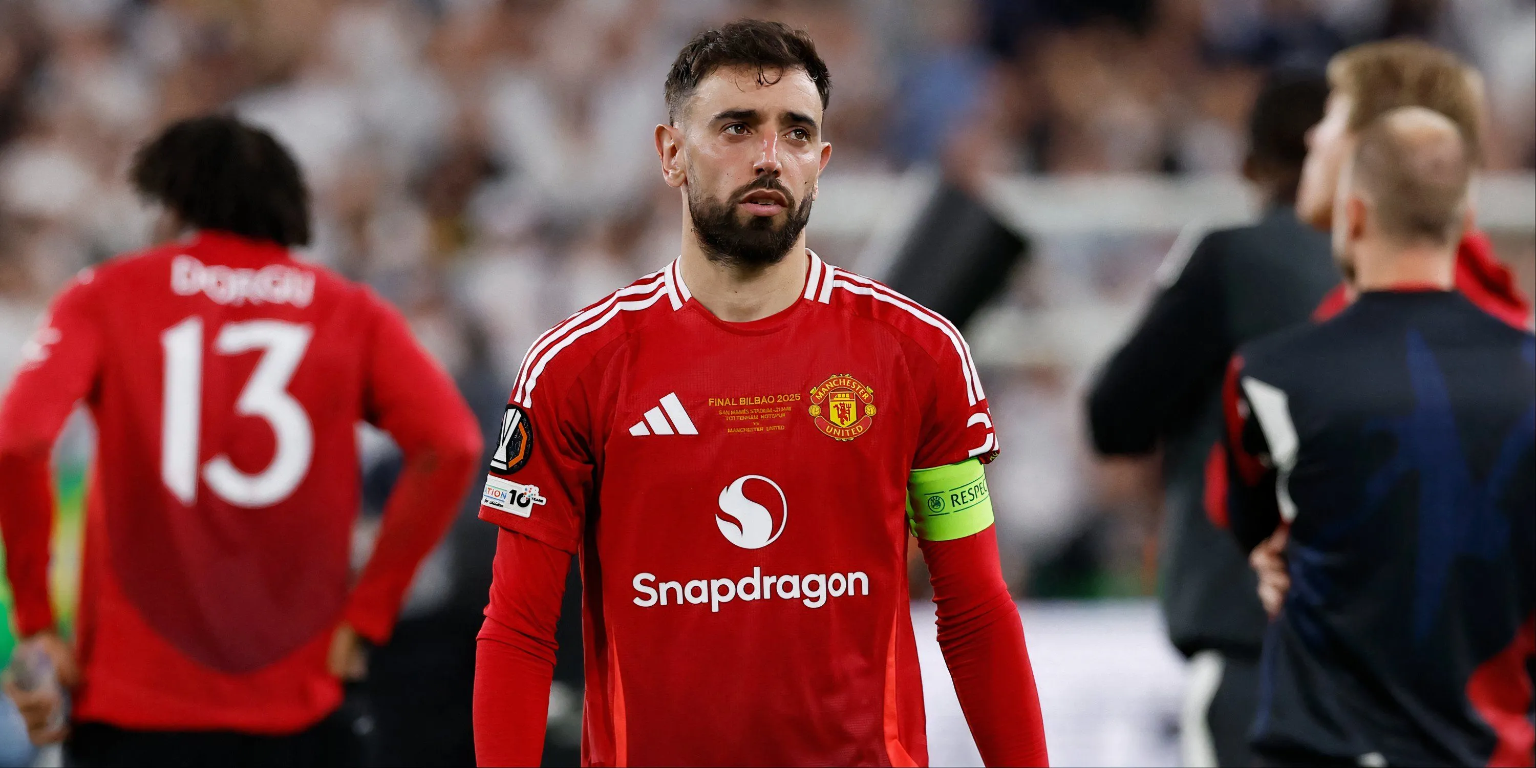 Đội trưởng Bruno Fernandes thi đấu cho Manchester United