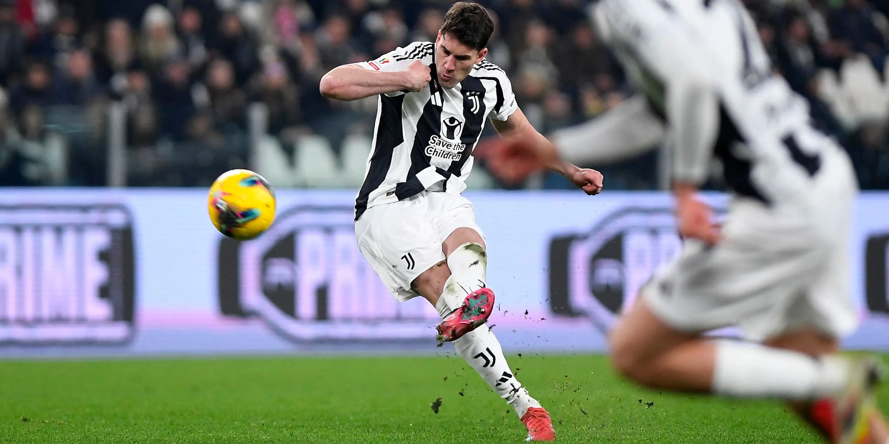 Dusan Vlahovic dứt điểm, tiền đạo tiềm năng cho hàng công Arsenal từ Juventus
