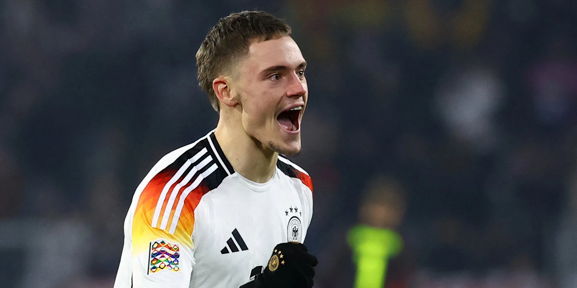 Florian Wirtz trong màu áo Bayer Leverkusen, mục tiêu chuyển nhượng của Man City và Bayern Munich