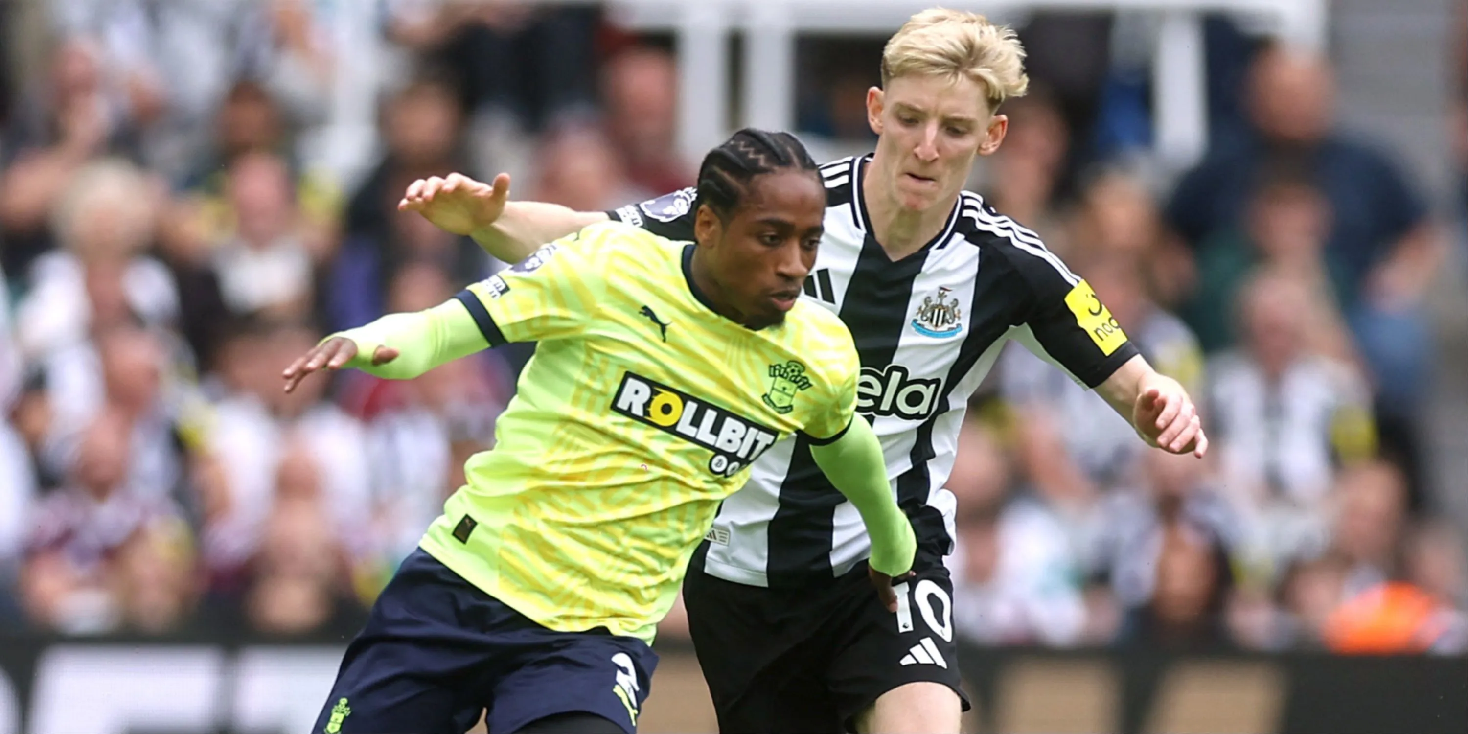 Hậu vệ Kyle Walker-Peters trong màu áo Southampton