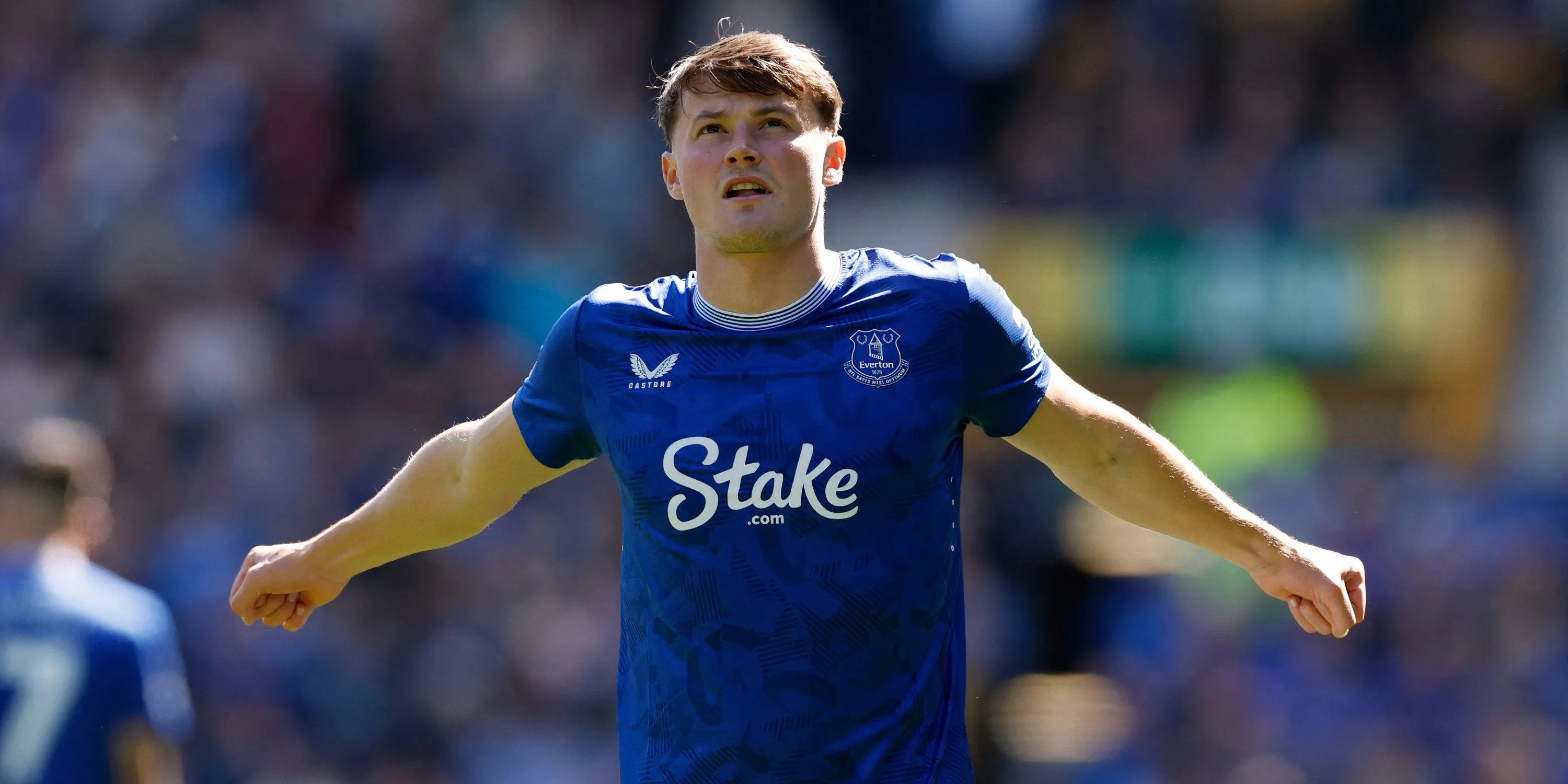Hậu vệ phải Nathan Patterson của Everton