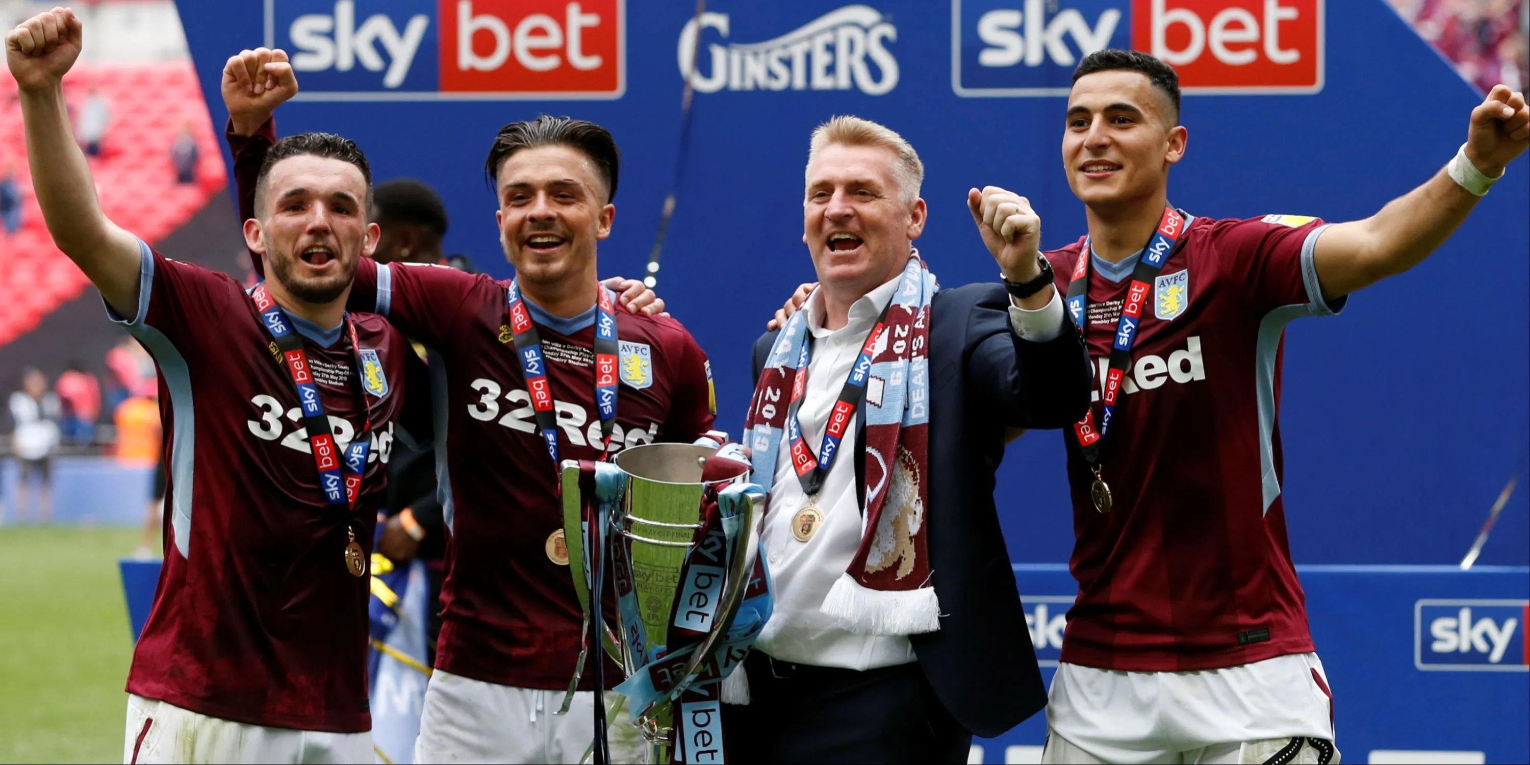 Hình ảnh ăn mừng của các cầu thủ Aston Villa