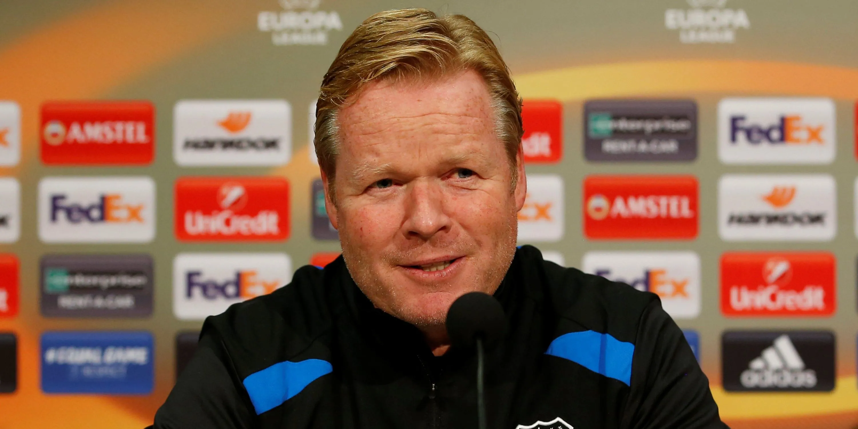 HLV Everton Ronald Koeman trong buổi họp báo Europa League