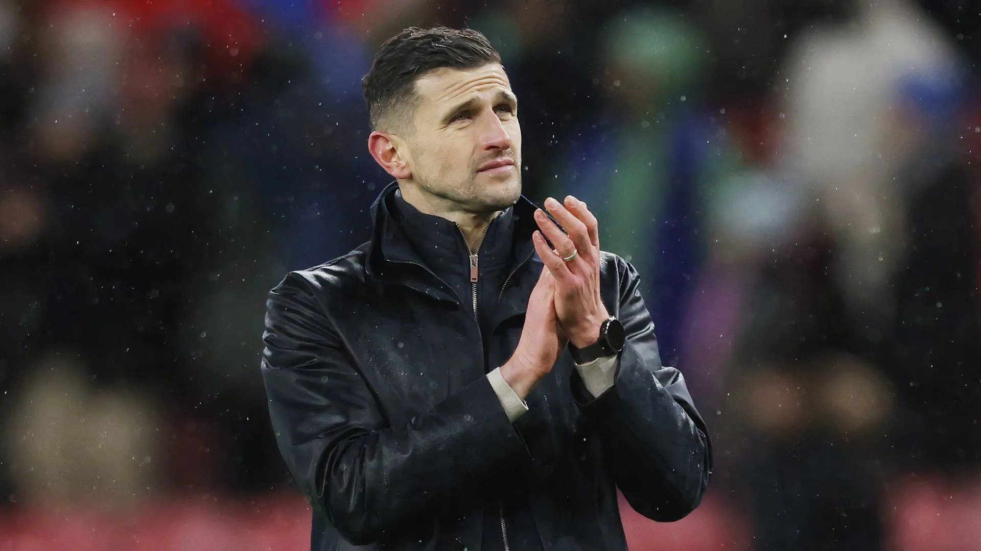 HLV John Mousinho của Portsmouth đang tập trung vào kế hoạch mùa giải mới