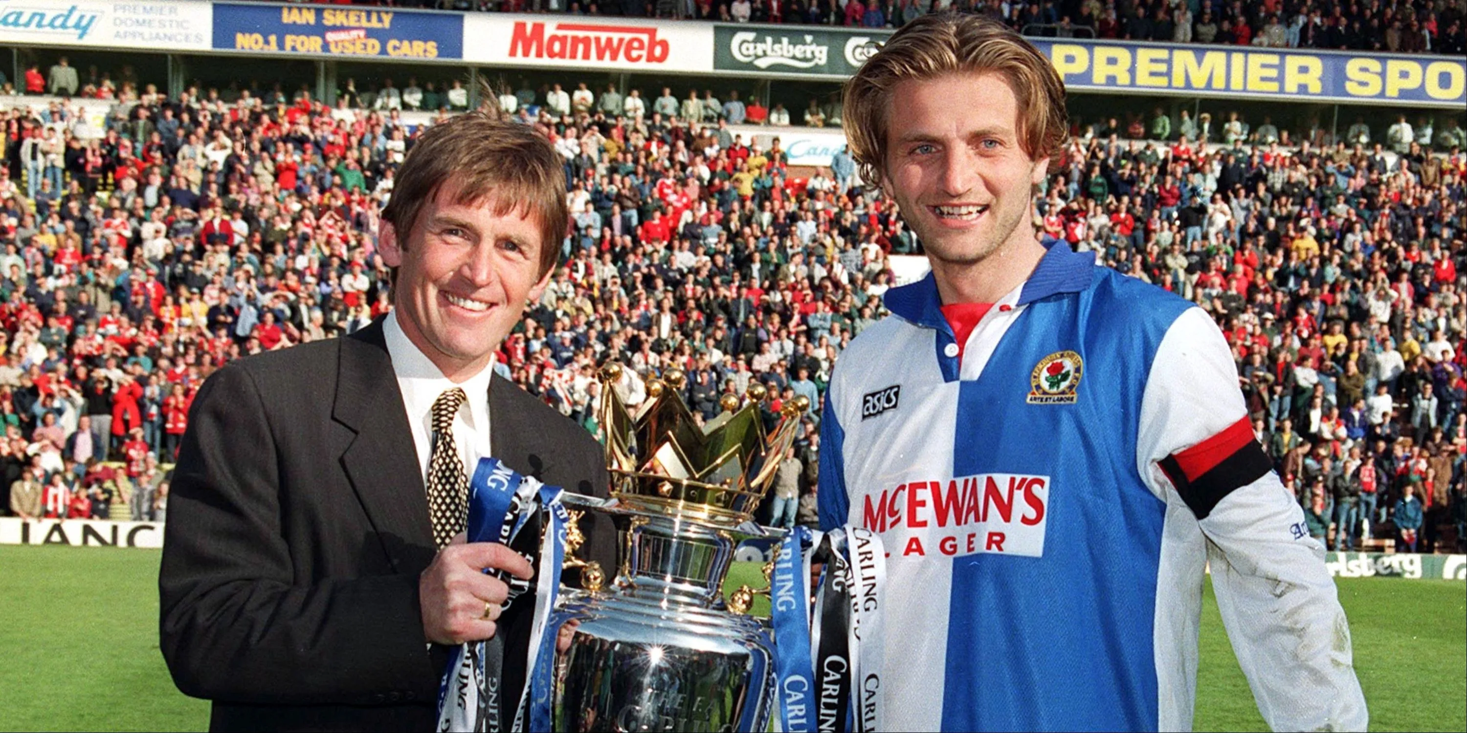 HLV Kenny Dalglish và Tim Sherwood cùng cúp Premier League