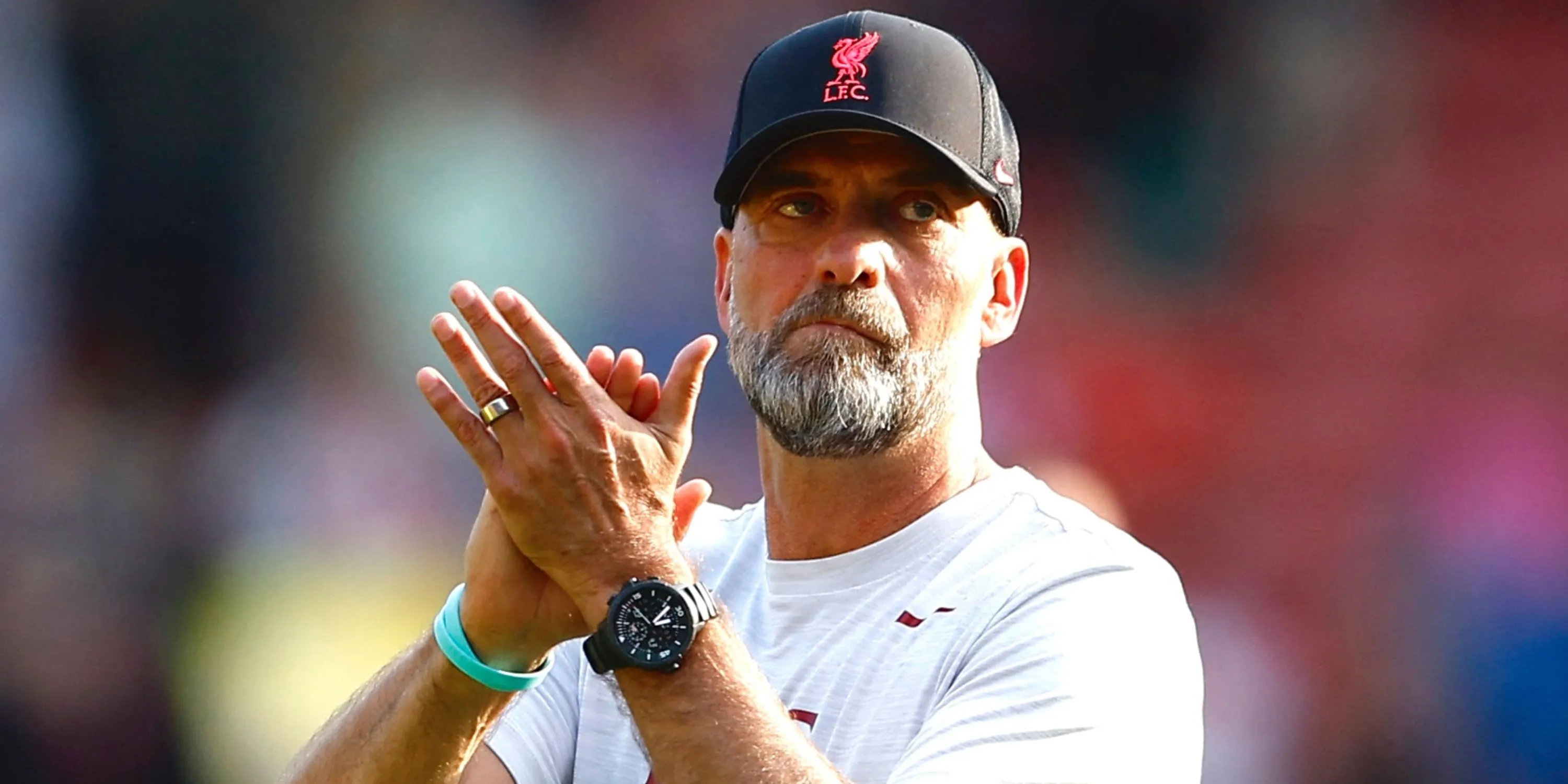 Huấn luyện viên Jurgen Klopp ăn mừng sau khi Liverpool giành chức vô địch Ngoại hạng Anh lần đầu tiên.