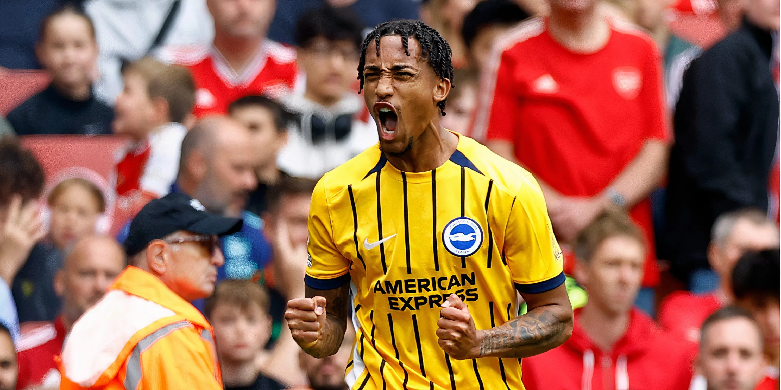 Joao Pedro ăn mừng bàn thắng cho Brighton