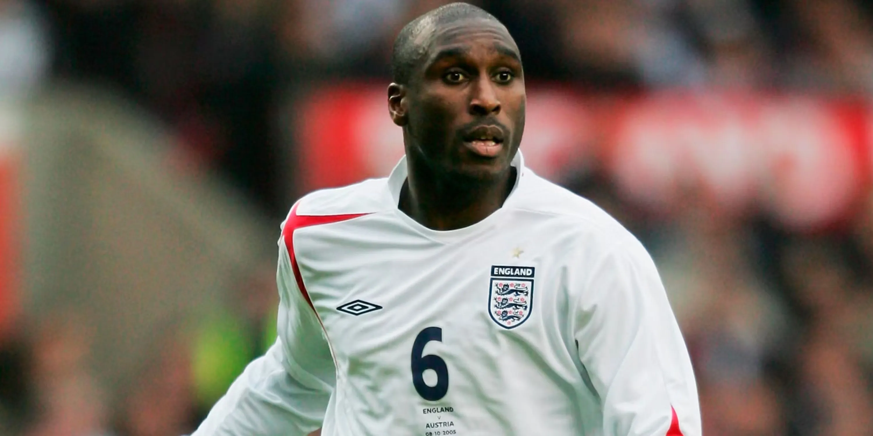 Sol Campbell thời còn thi đấu cho Arsenal và tuyển Anh - hậu vệ bị Brian Deane đánh giá thấp