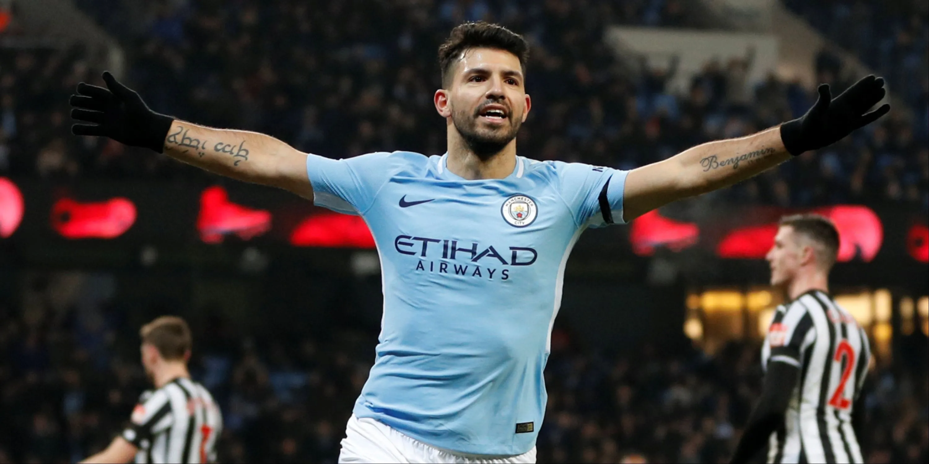 Tiền đạo Sergio Aguero trong màu áo Manchester City