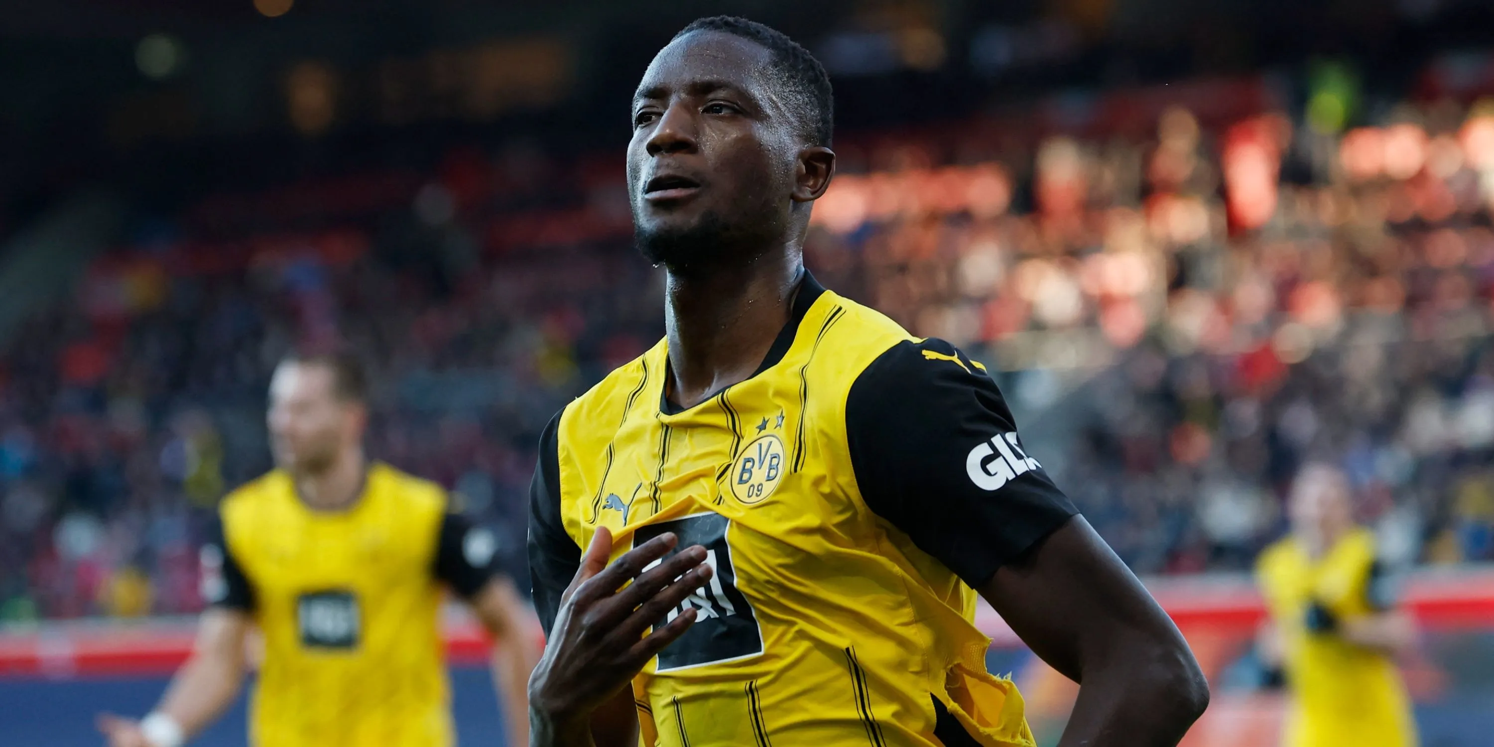 Tiền đạo Serhou Guirassy trong màu áo Borussia Dortmund, mục tiêu chuyển nhượng của Chelsea