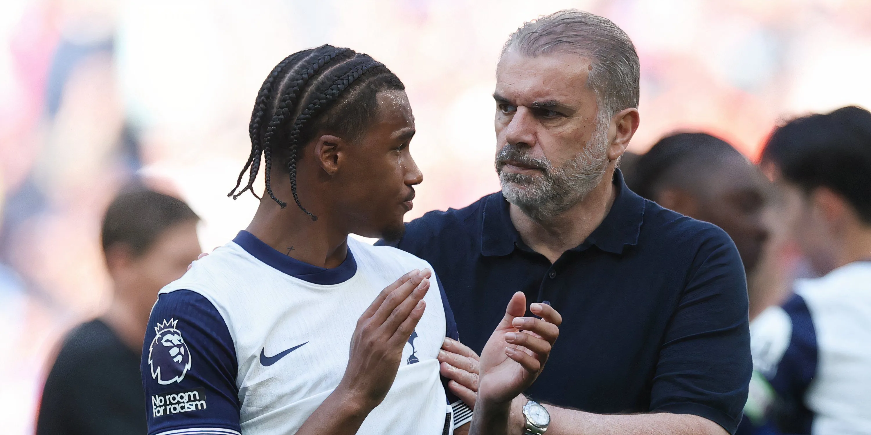 Wilson Odobert thi đấu năng nổ ở vị trí số 10 cho Tottenham trong trận gặp Aston Villa