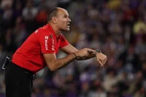 Cầu thủ Atletico Madrid thi đấu trên sân trong khuôn khổ La Liga
