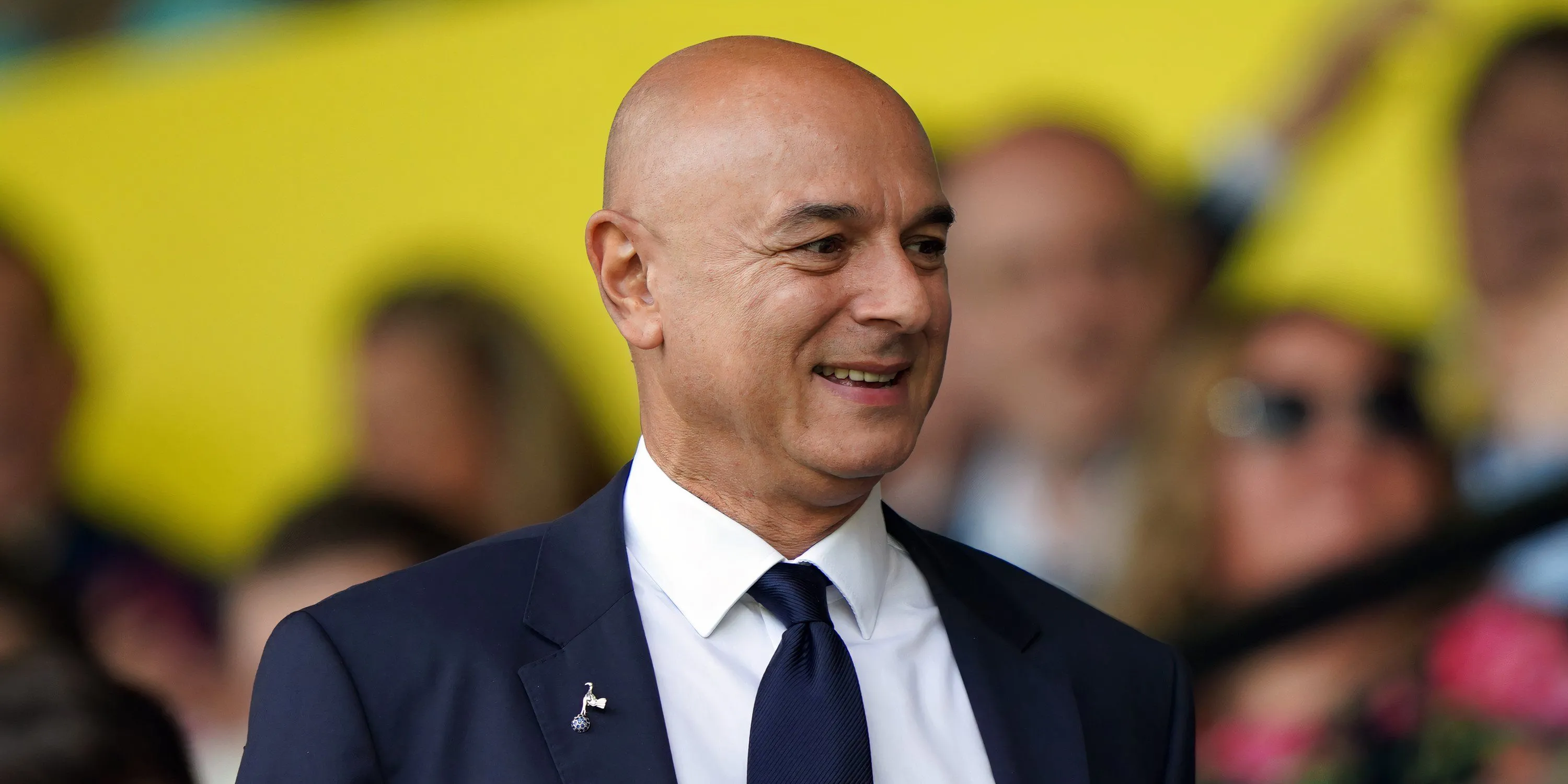 Chủ tịch Tottenham Daniel Levy, người có mối quan hệ thân thiết với siêu cò Pini Zahavi