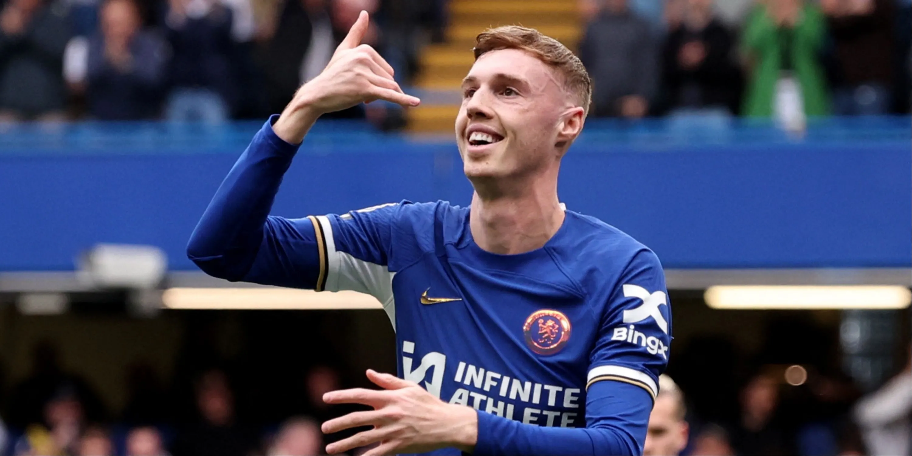 Cole Palmer ăn mừng bàn thắng cho Chelsea