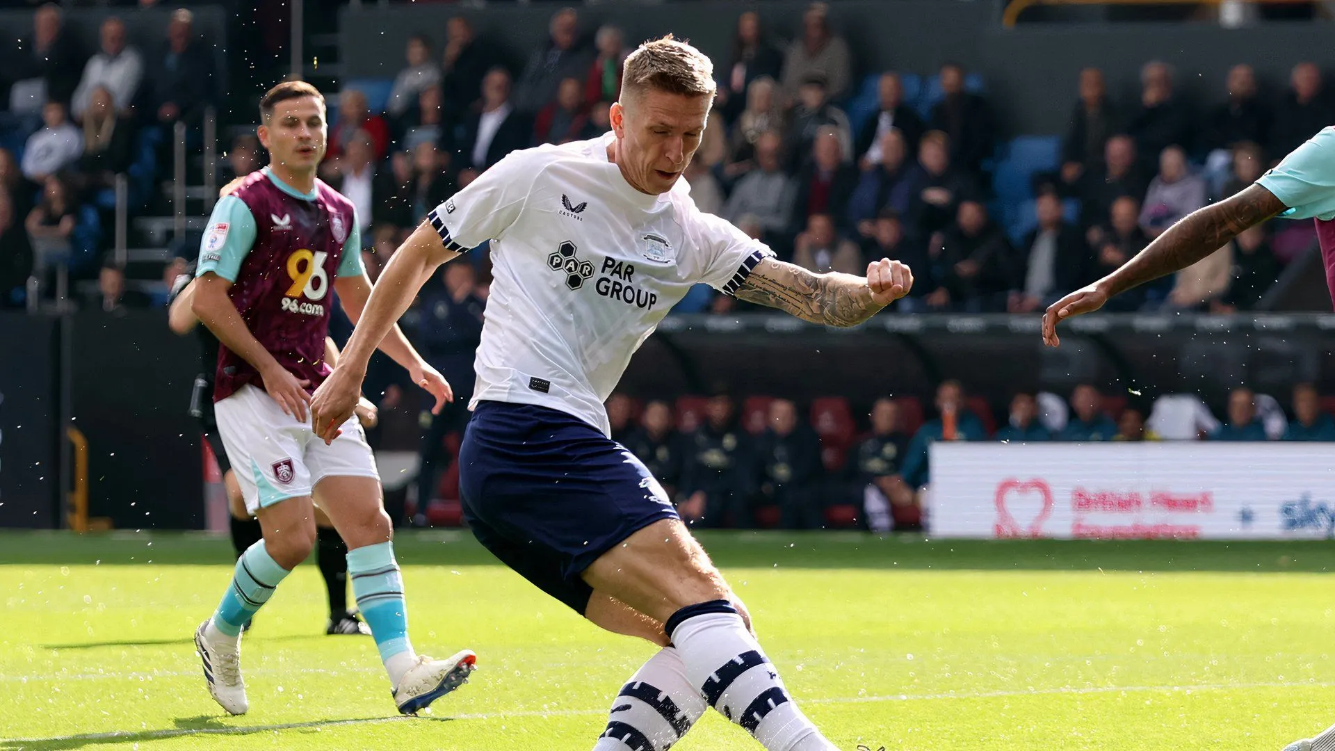 Emil Riis trong màu áo Preston North End