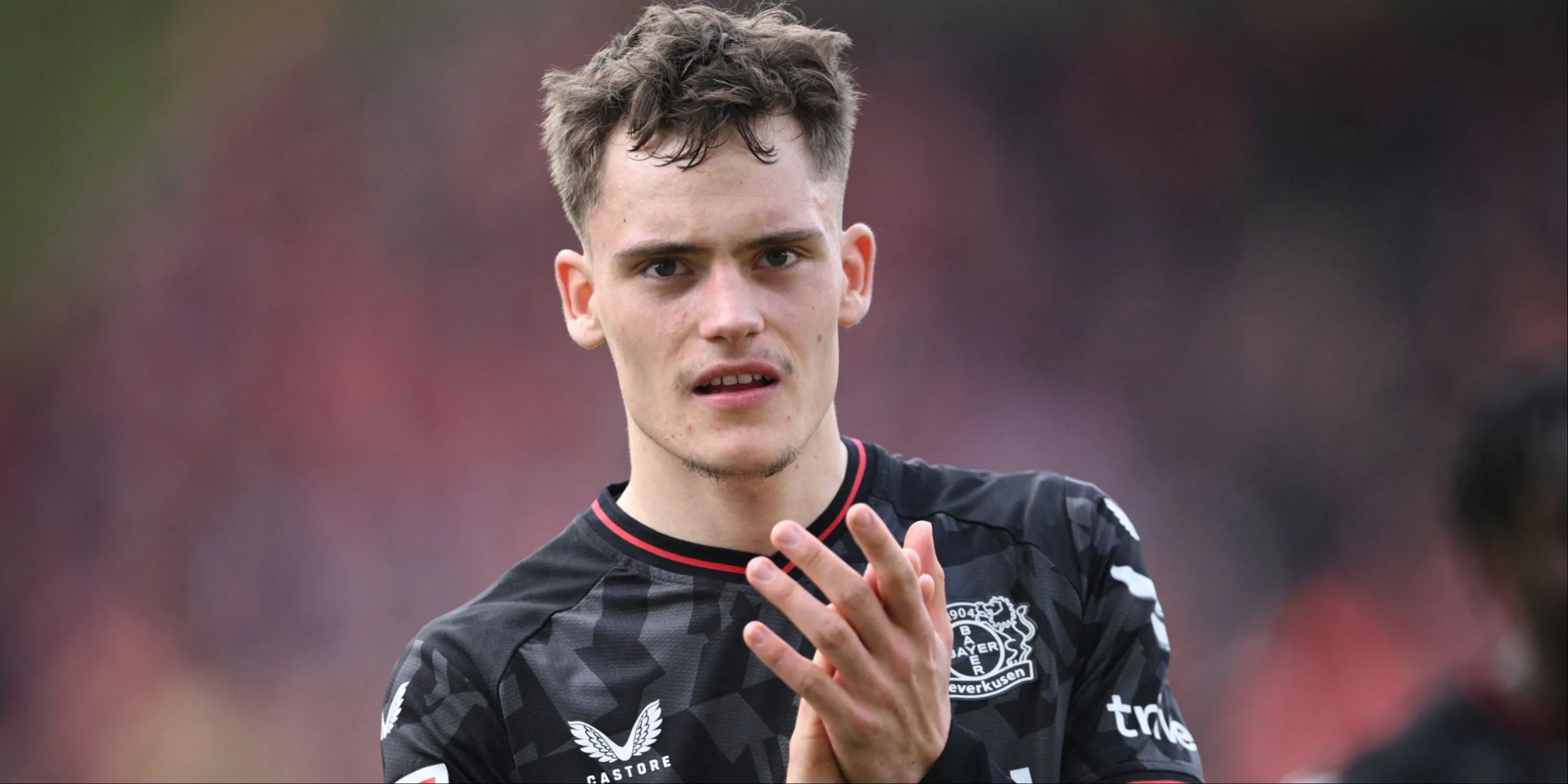 Florian Wirtz trong màu áo Bayer Leverkusen, cầu thủ trẻ tài năng sắp gia nhập Liverpool