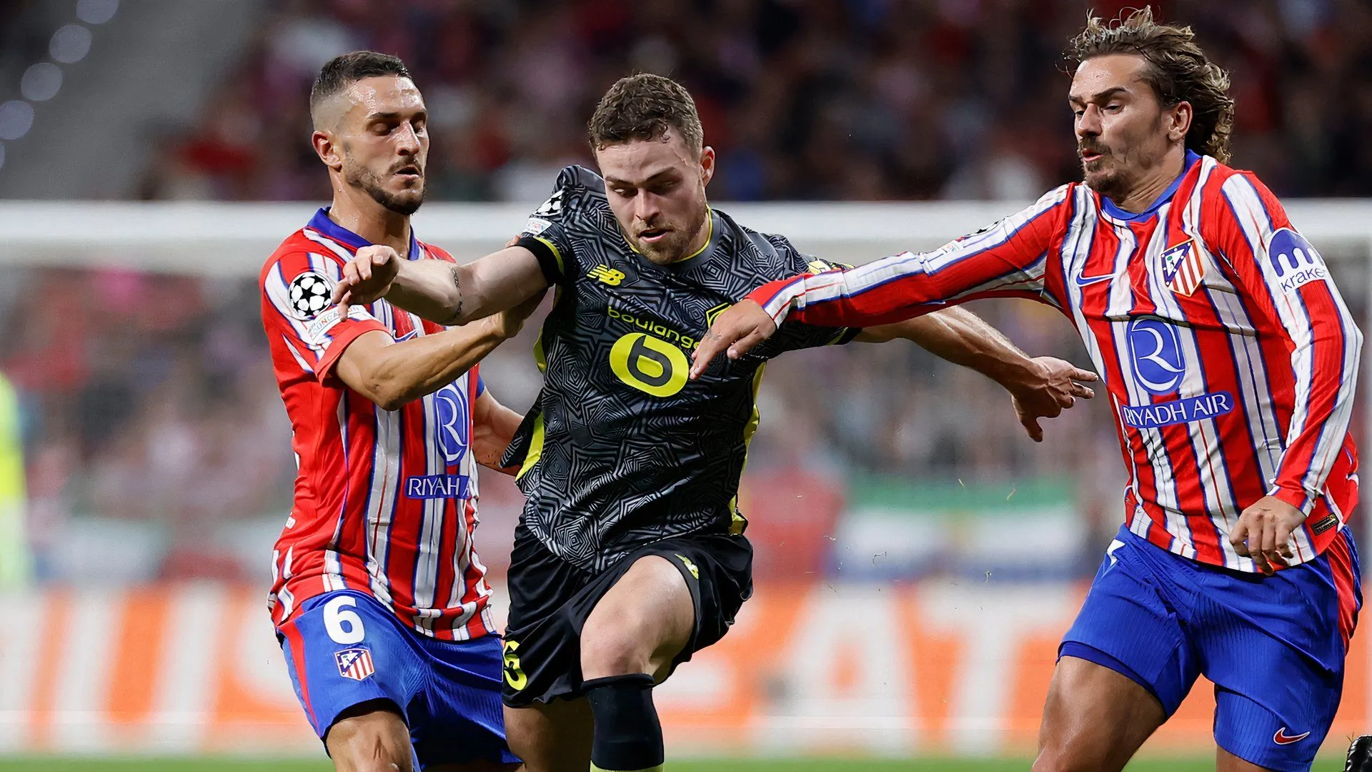 Gabriel Gudmundsson trong màu áo Lille, mục tiêu chuyển nhượng của Leeds United