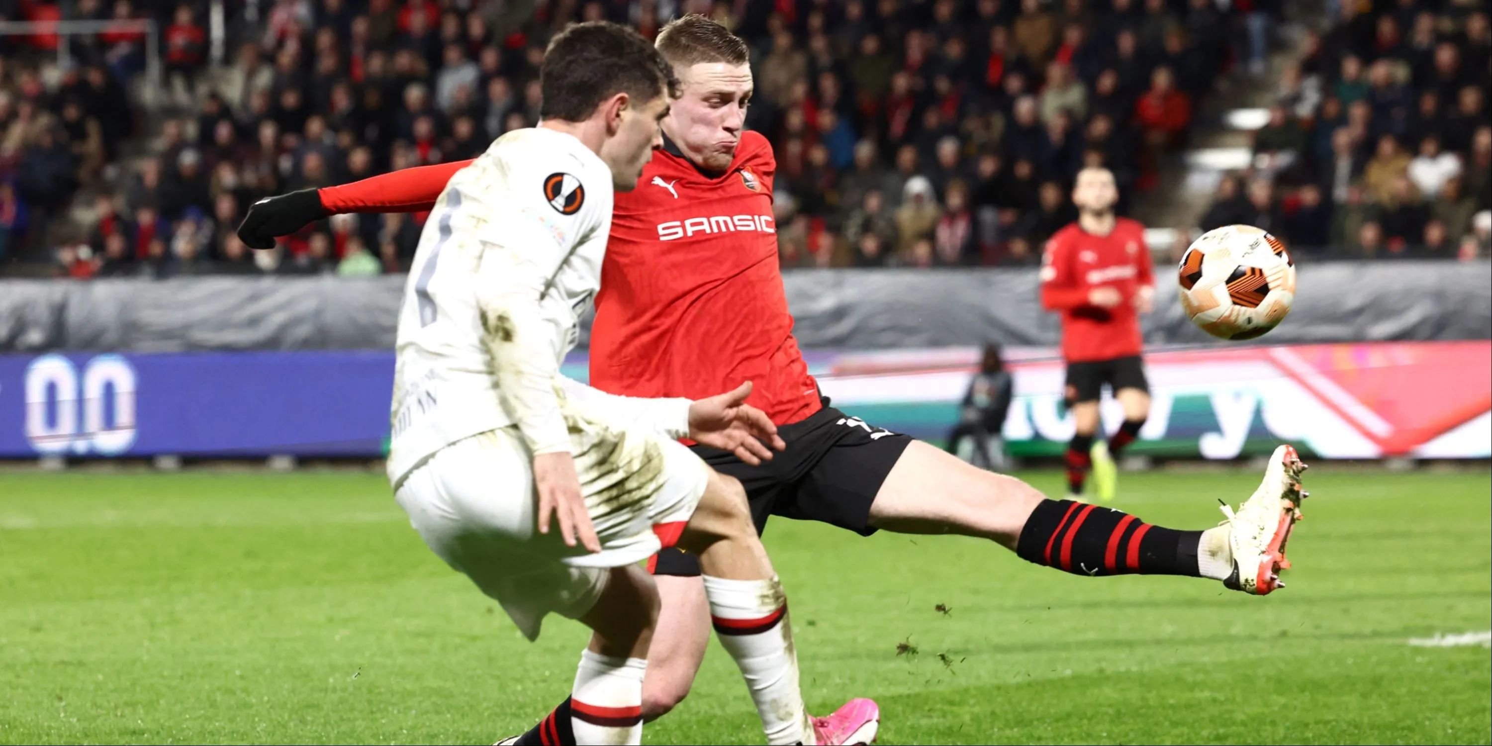 Hậu vệ Adrien Truffert của Rennes