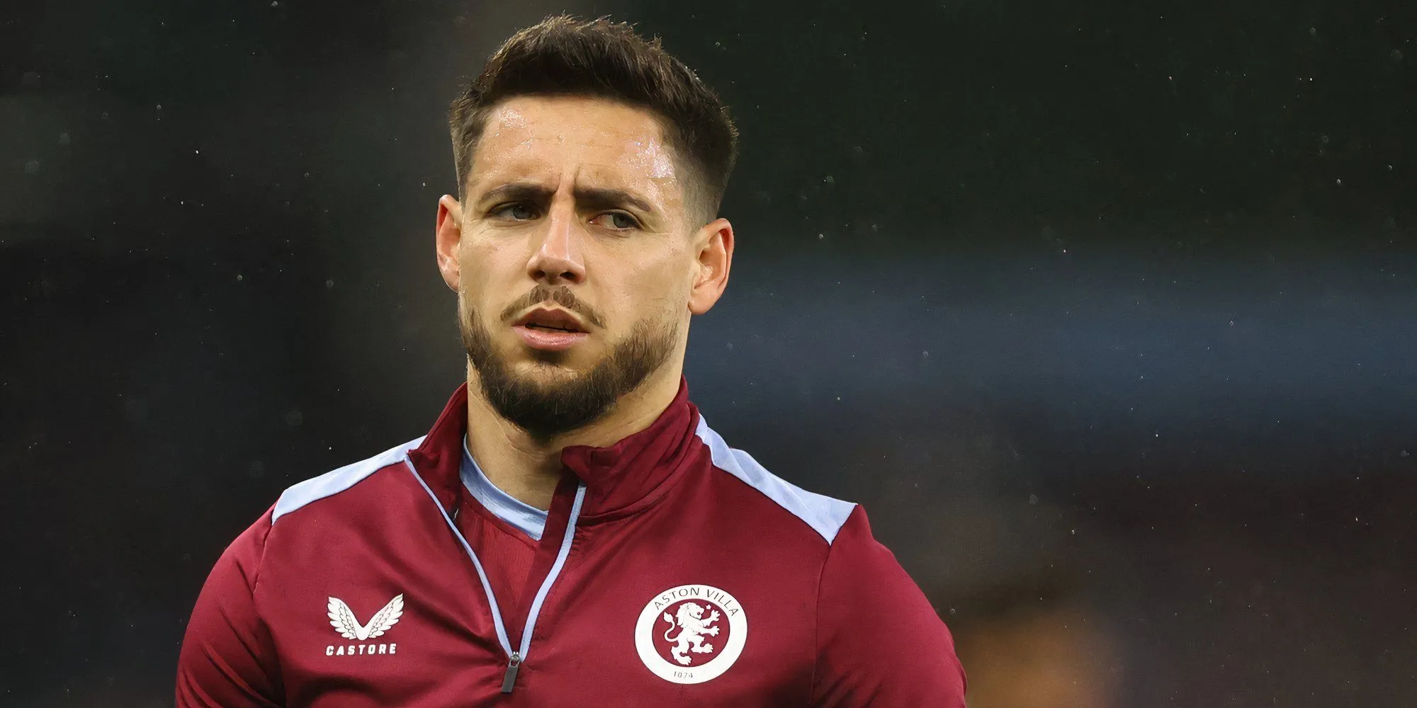 Hậu vệ trái Alex Moreno của Aston Villa, cầu thủ đang được Leeds United đưa vào tầm ngắm chuyển nhượng hè 2025.