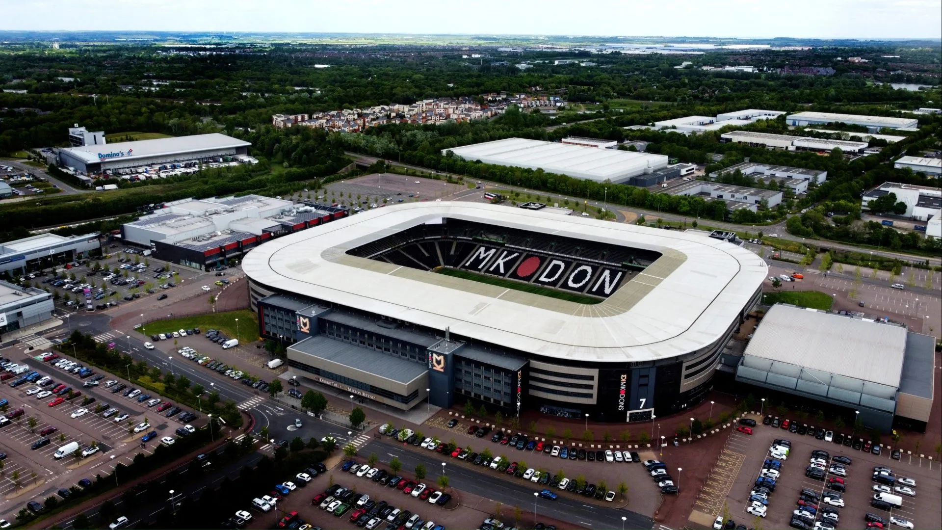 Hình ảnh minh họa liên quan đến dự án của MK Dons tại League Two