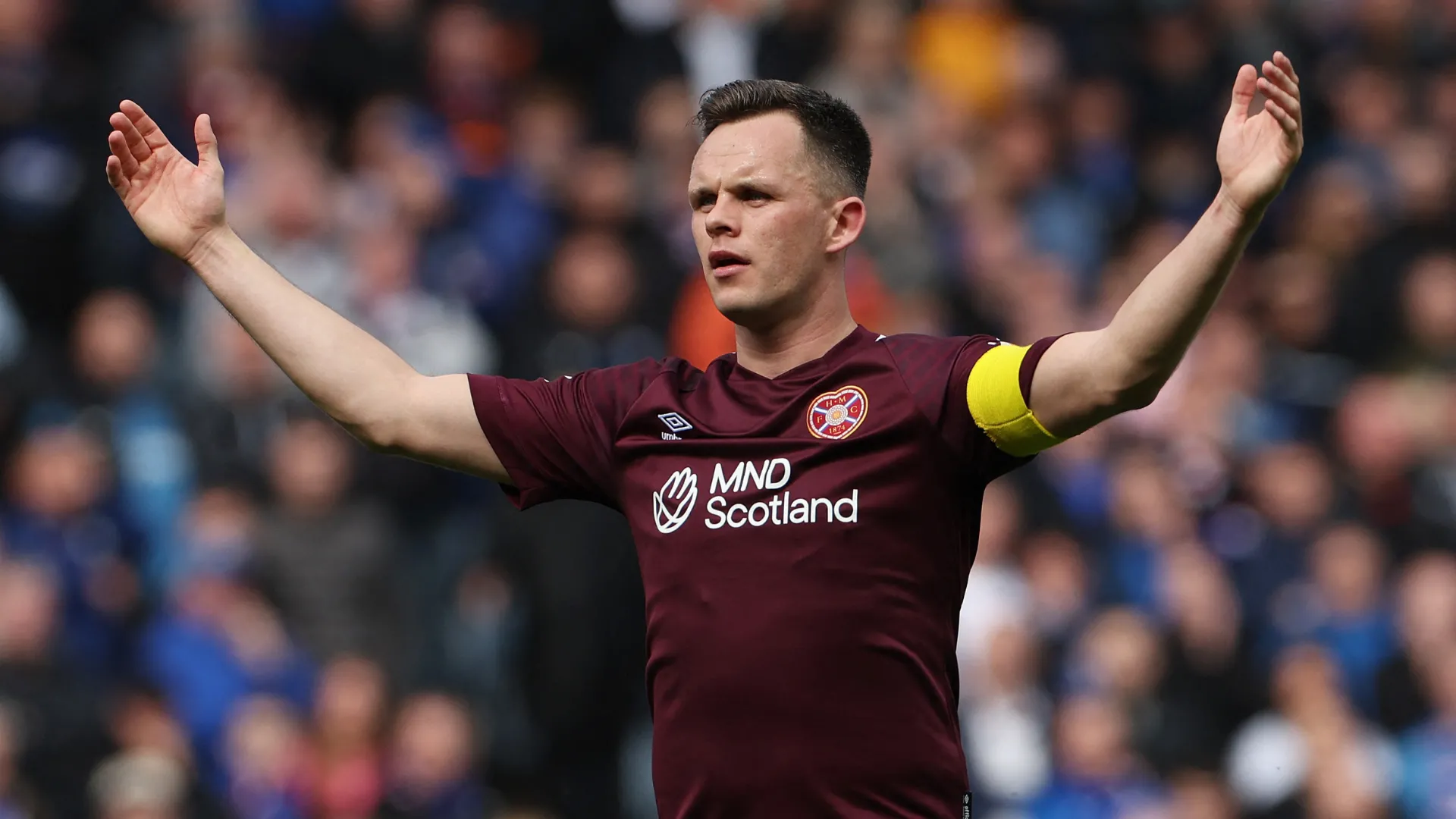 Lawrence Shankland trong trận đấu cho Hearts tại Cúp Quốc gia Scotland gặp Rangers, cầu thủ đang được West Brom và Southampton quan tâm
