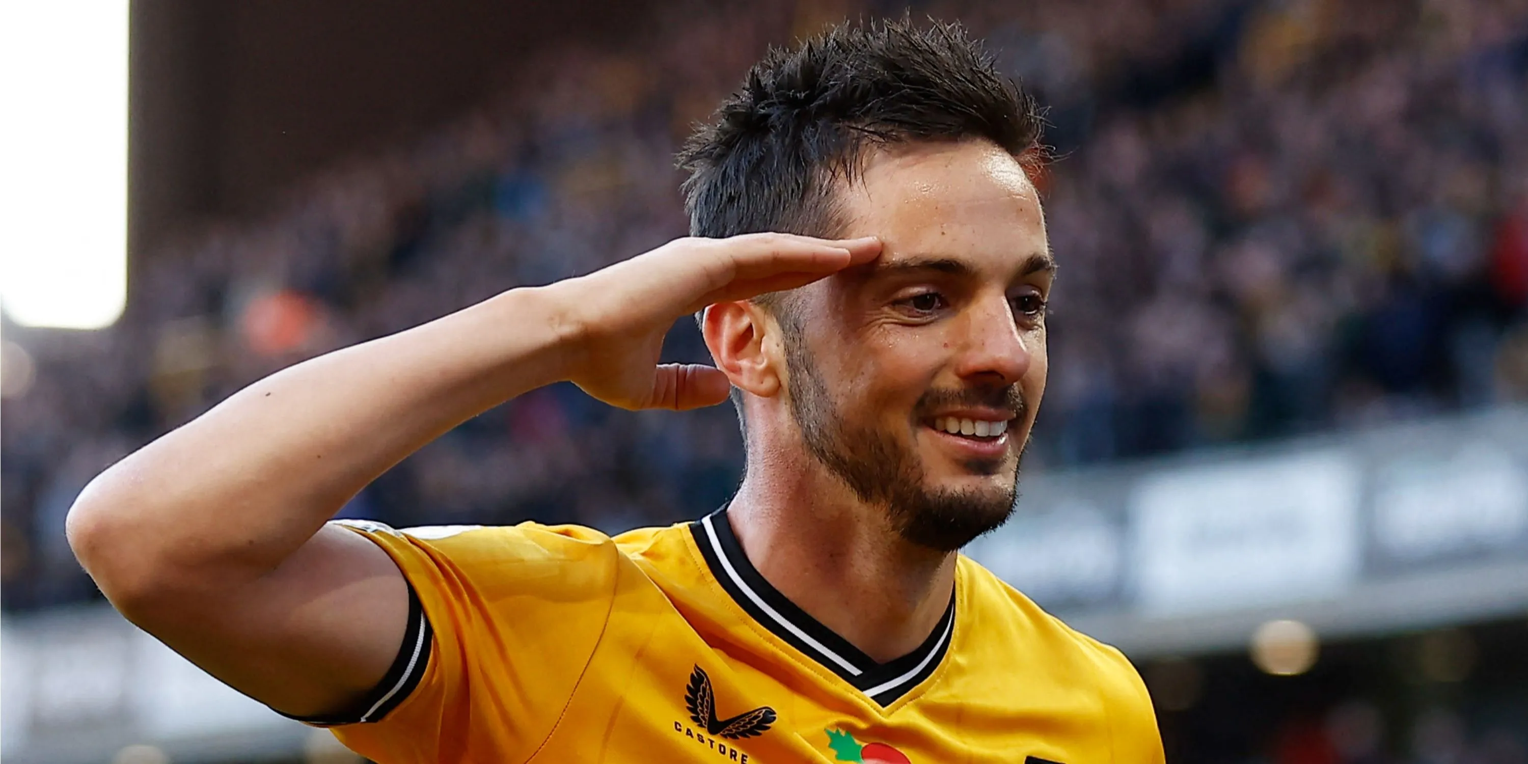 Pablo Sarabia trong màu áo Wolves thi đấu tại Premier League