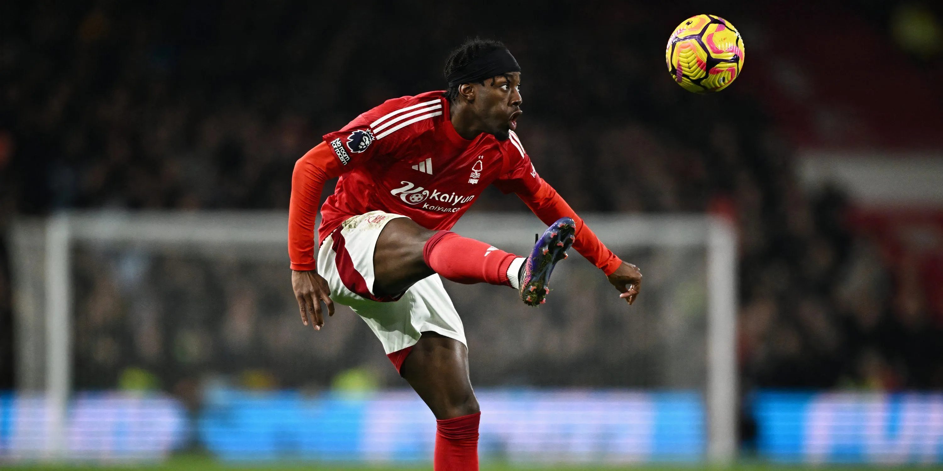 Anthony Elanga ăn mừng bàn thắng trong màu áo Nottingham Forest