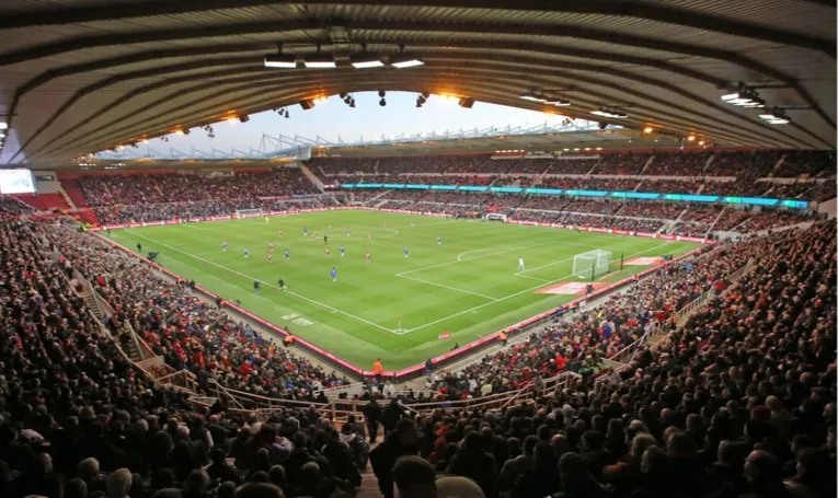 Bầu không khí cuồng nhiệt tại sân Riverside Middlesbrough trong một ngày thi đấu