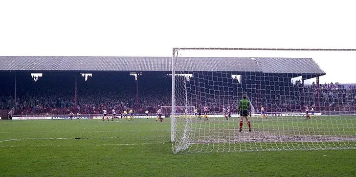 Bramall Lane năm 1983, hình ảnh hoài niệm về sân vận động cổ kính