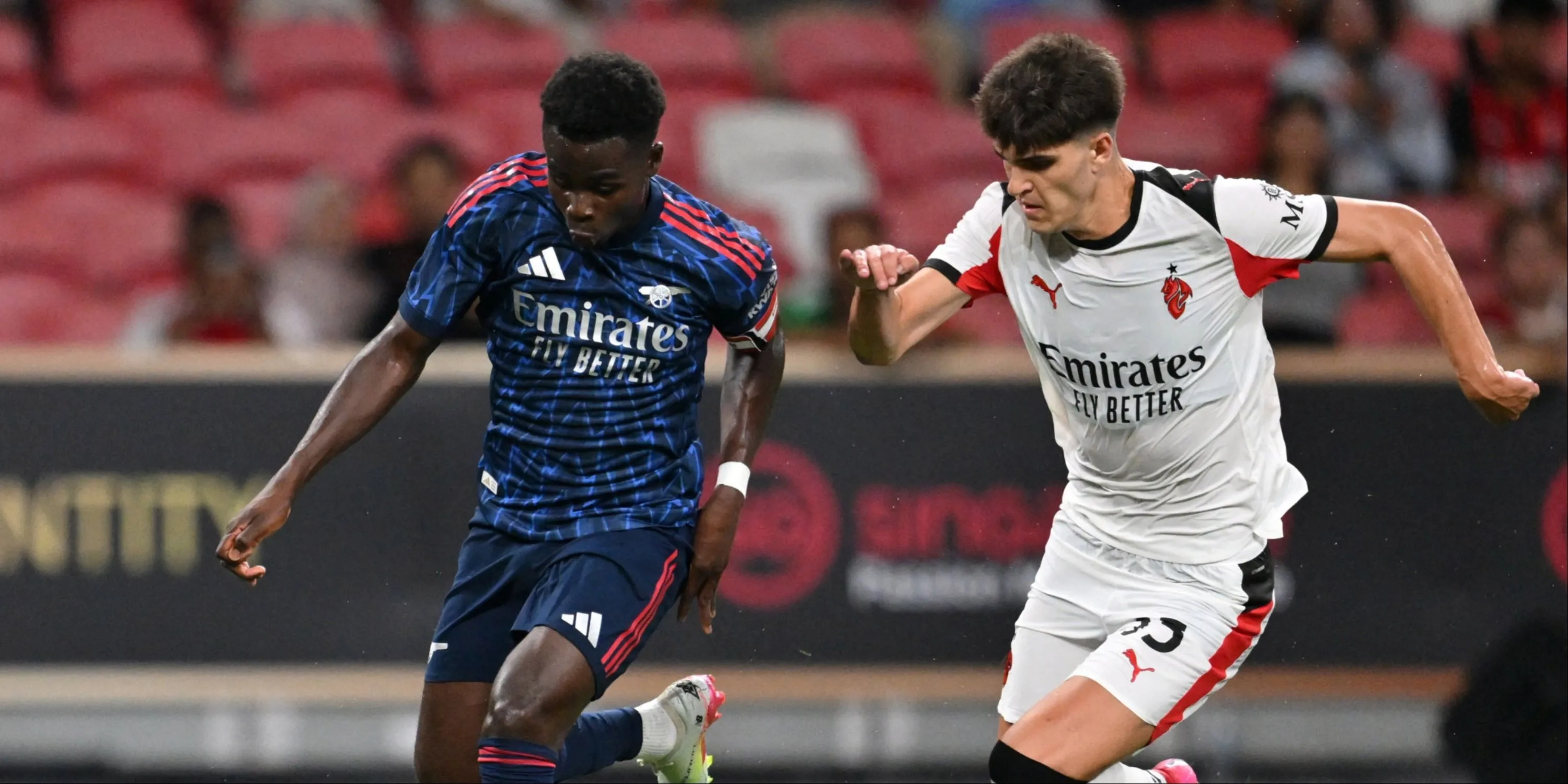 Bukayo Saka ăn mừng bàn thắng cho Arsenal trong trận gặp AC Milan