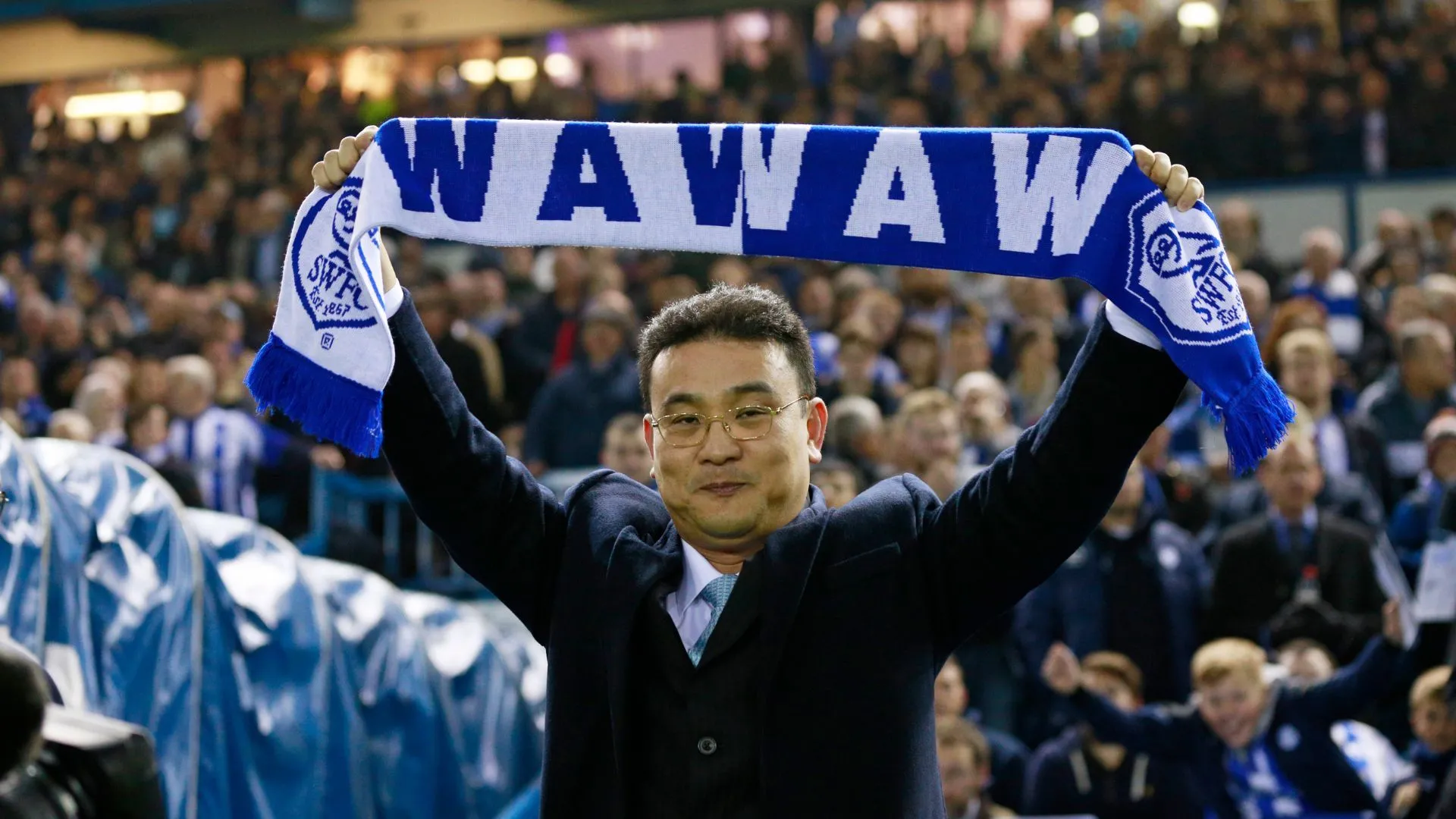 Chân dung ông Dejphon Chansiri, chủ sở hữu CLB Sheffield Wednesday