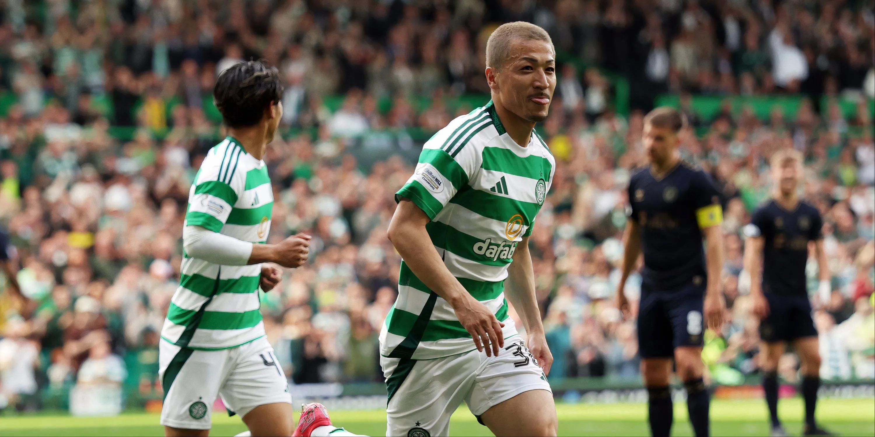 Cú sút đầy uy lực của Daizen Maeda trong màu áo Celtic