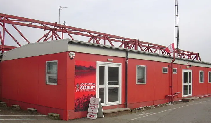 Cửa hàng câu lạc bộ Accrington Stanley tại sân Crown Ground, nơi lưu giữ kỷ niệm