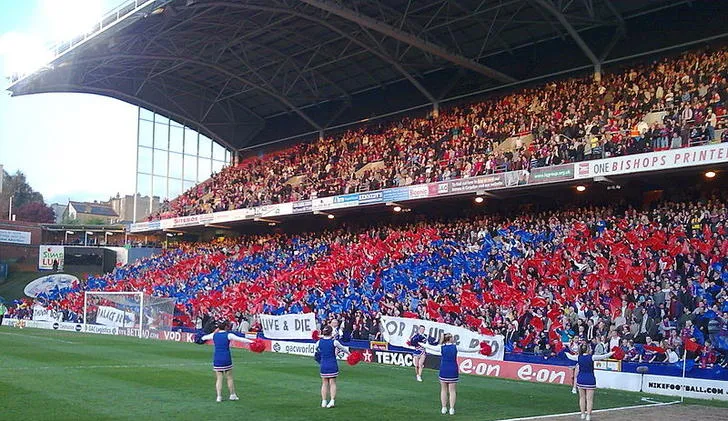Đội cổ vũ Crystal Palace tại Selhurst Park