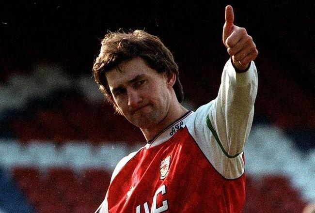 George Graham và bê bối tham nhũng khi còn dẫn dắt Arsenal, ảnh hưởng đến danh tiếng câu lạc bộ.