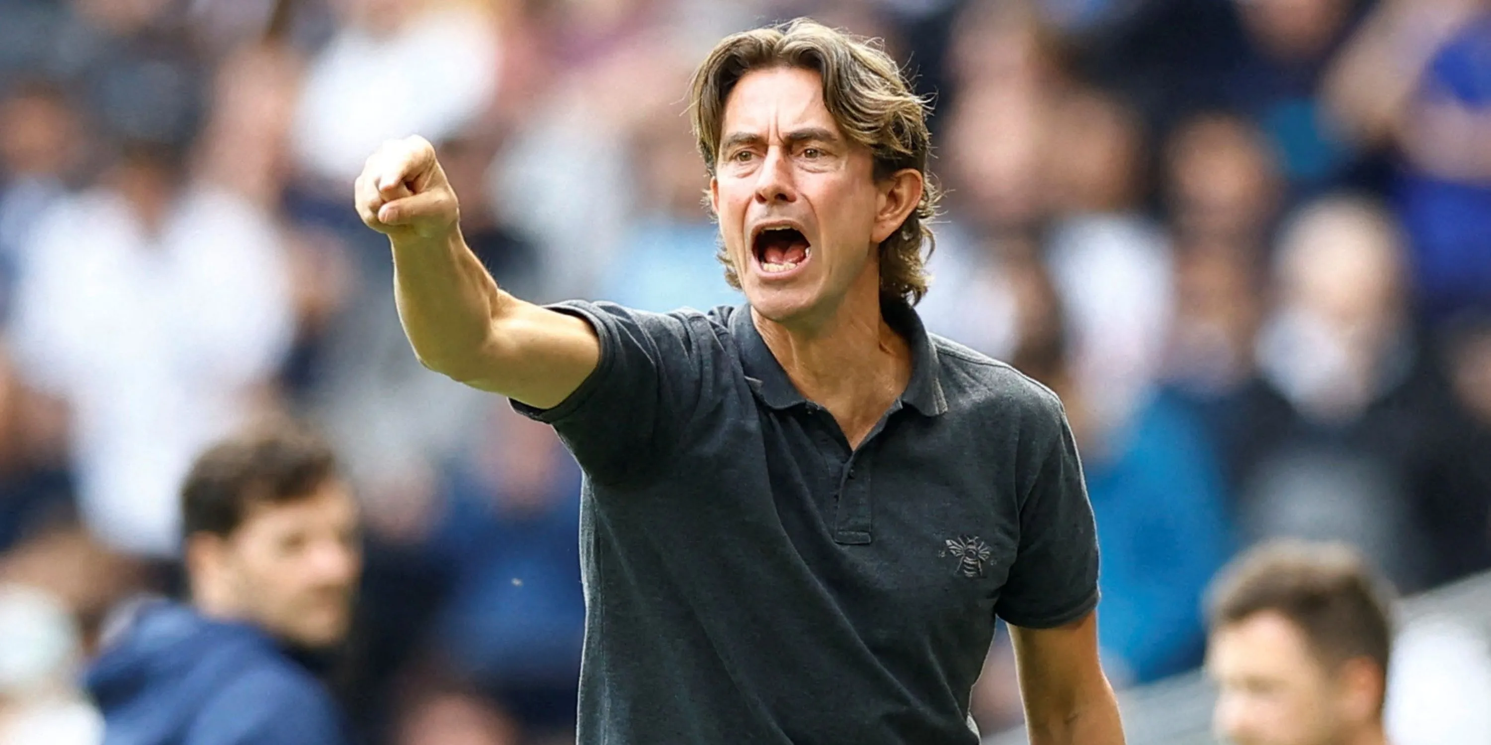 Huấn luyện viên Thomas Frank trầm tư bên đường biên, định hình lại Tottenham cho mùa giải mới
