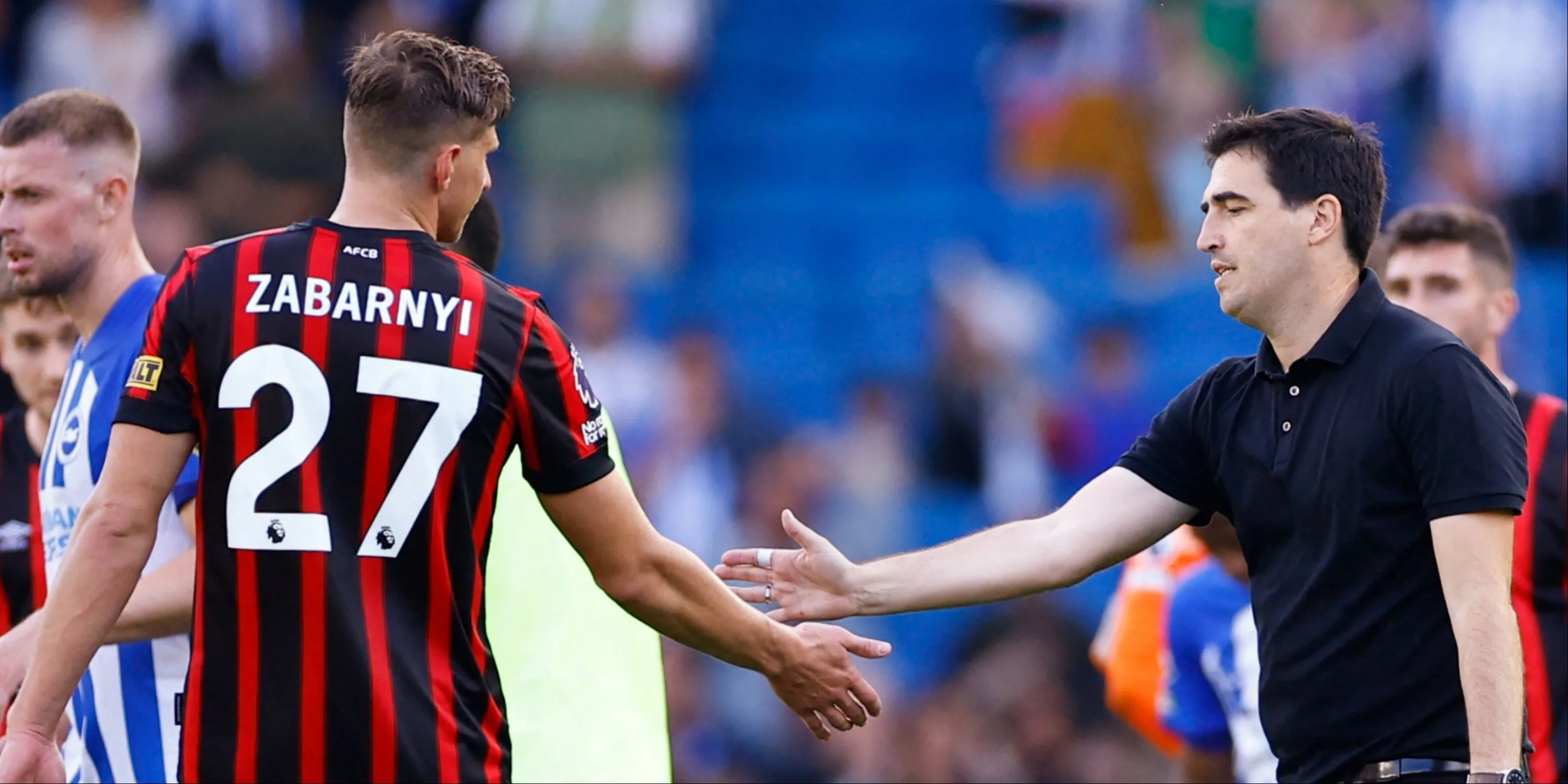 Illia Zabarnyi trong màu áo Bournemouth, trung vệ đầy triển vọng được Tottenham theo đuổi