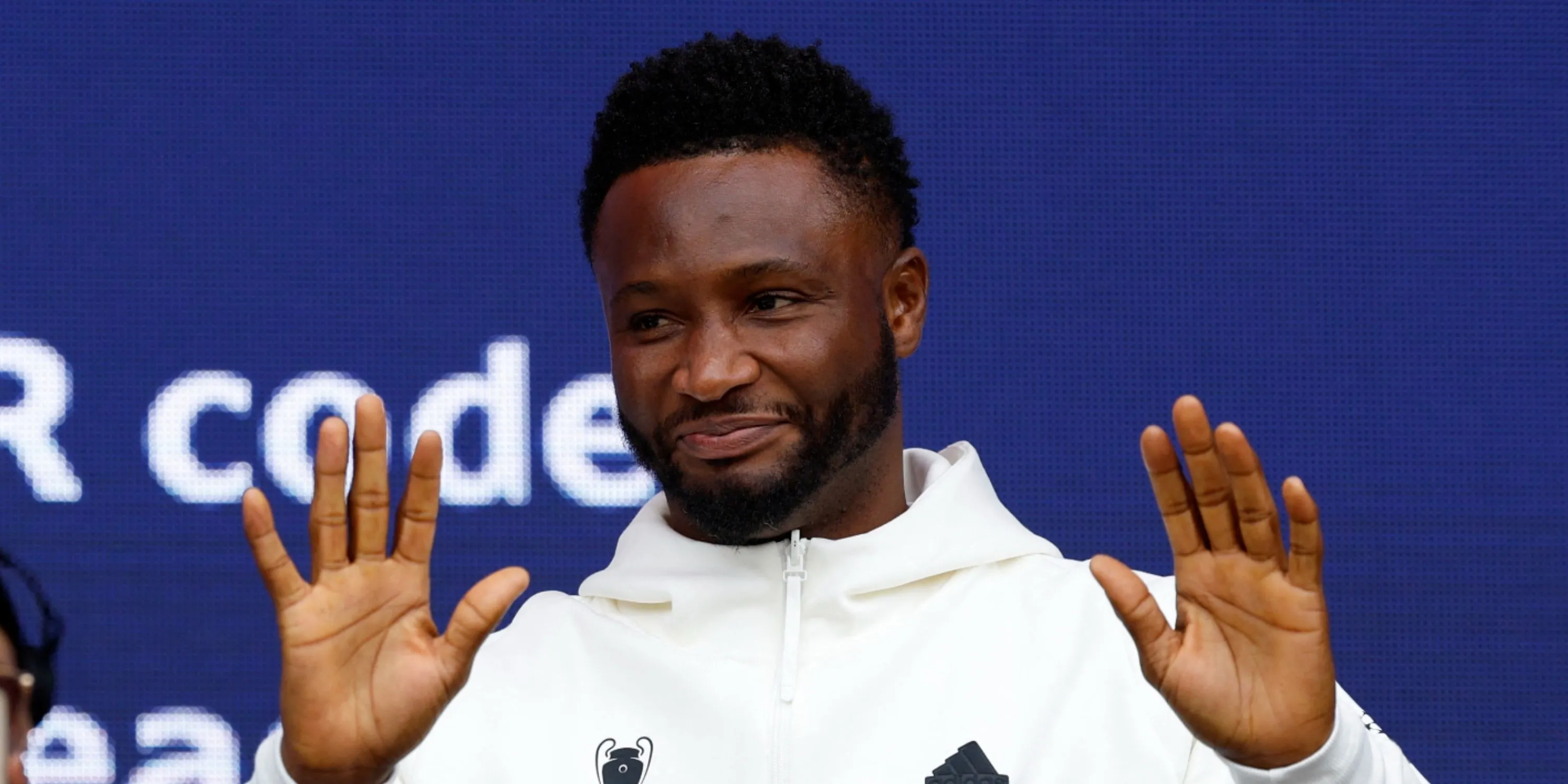 John Obi Mikel trong màu áo Chelsea sau thương vụ gây tranh cãi từ Lyn