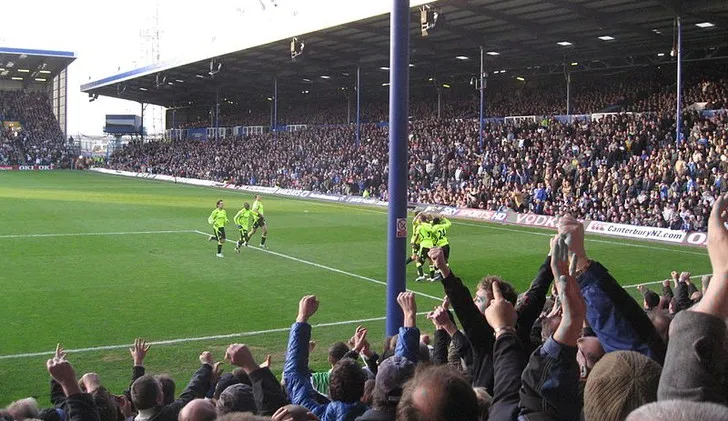 Khán đài North Stand tại Fratton Park