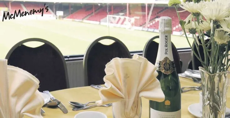 Không gian dịch vụ cao cấp tại Blundell Park, mang đến trải nghiệm đẳng cấp cho người hâm mộ Grimsby Town
