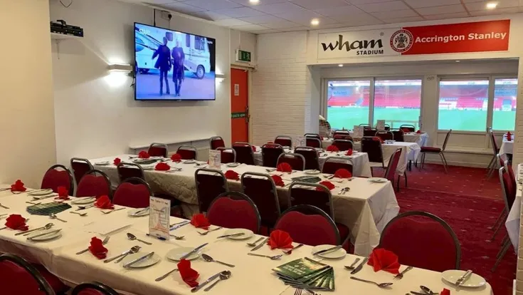 Không gian dịch vụ khách sạn cao cấp tại Crown Ground, trải nghiệm đặc biệt cùng Accrington Stanley